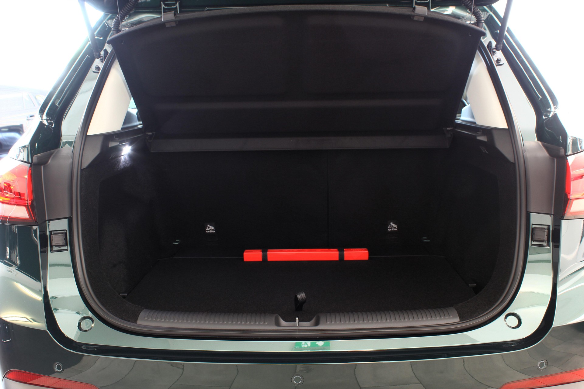 MG ZS 1.5 Hybrid+ Luxury-image-11