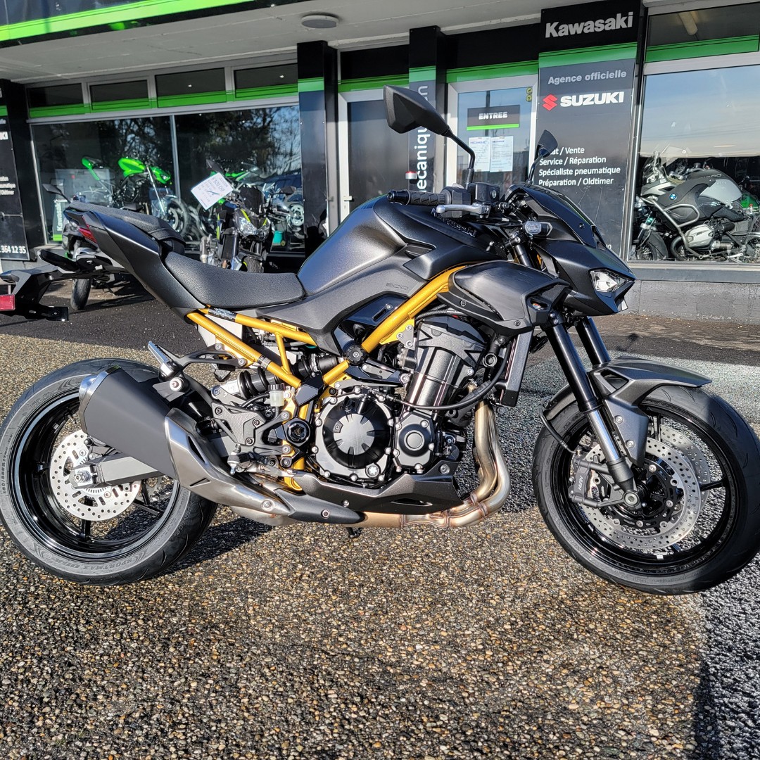 KAWASAKI Z 900-image-12