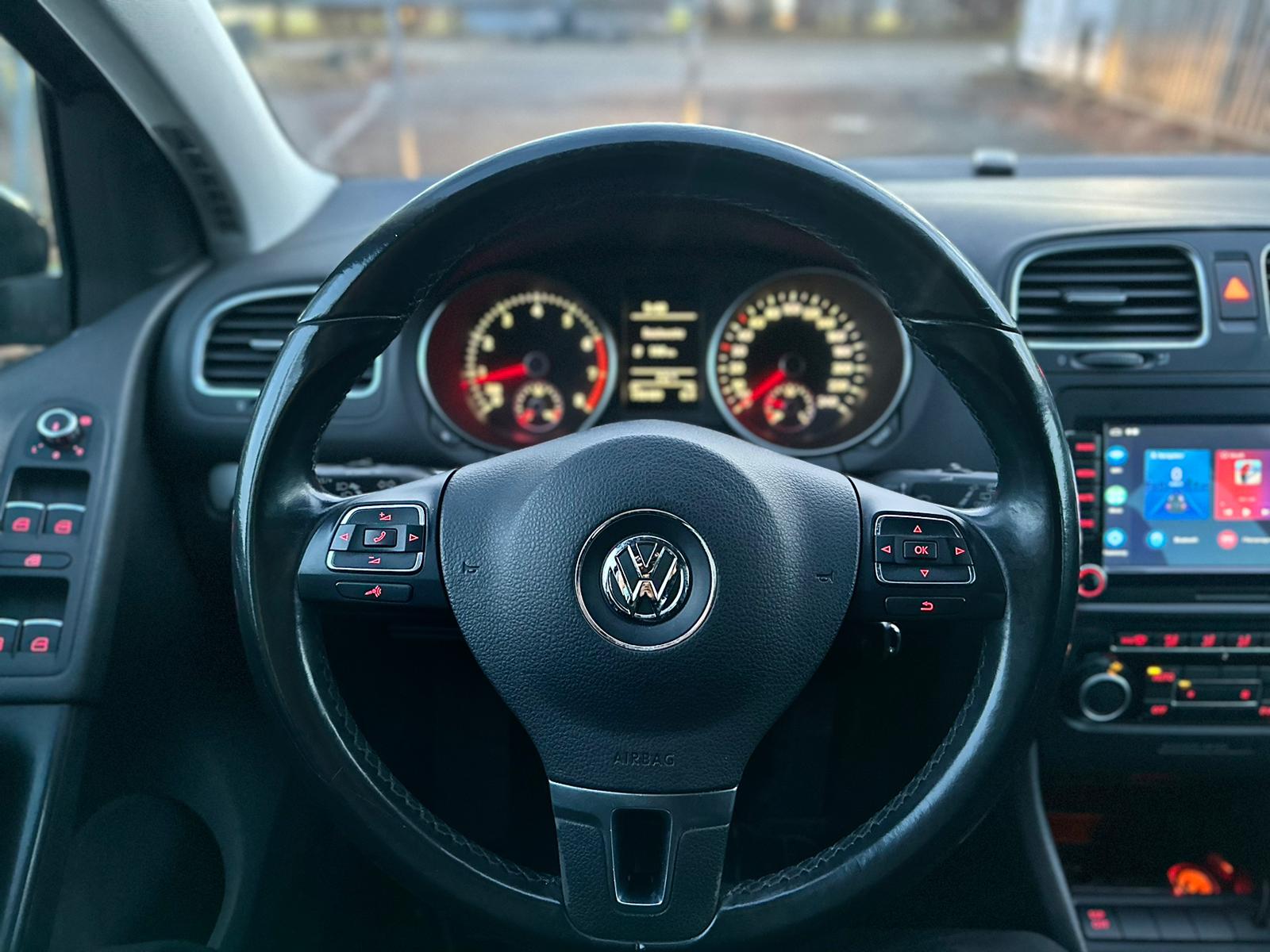 VW Golf 1.4 TSI Highline-image-13