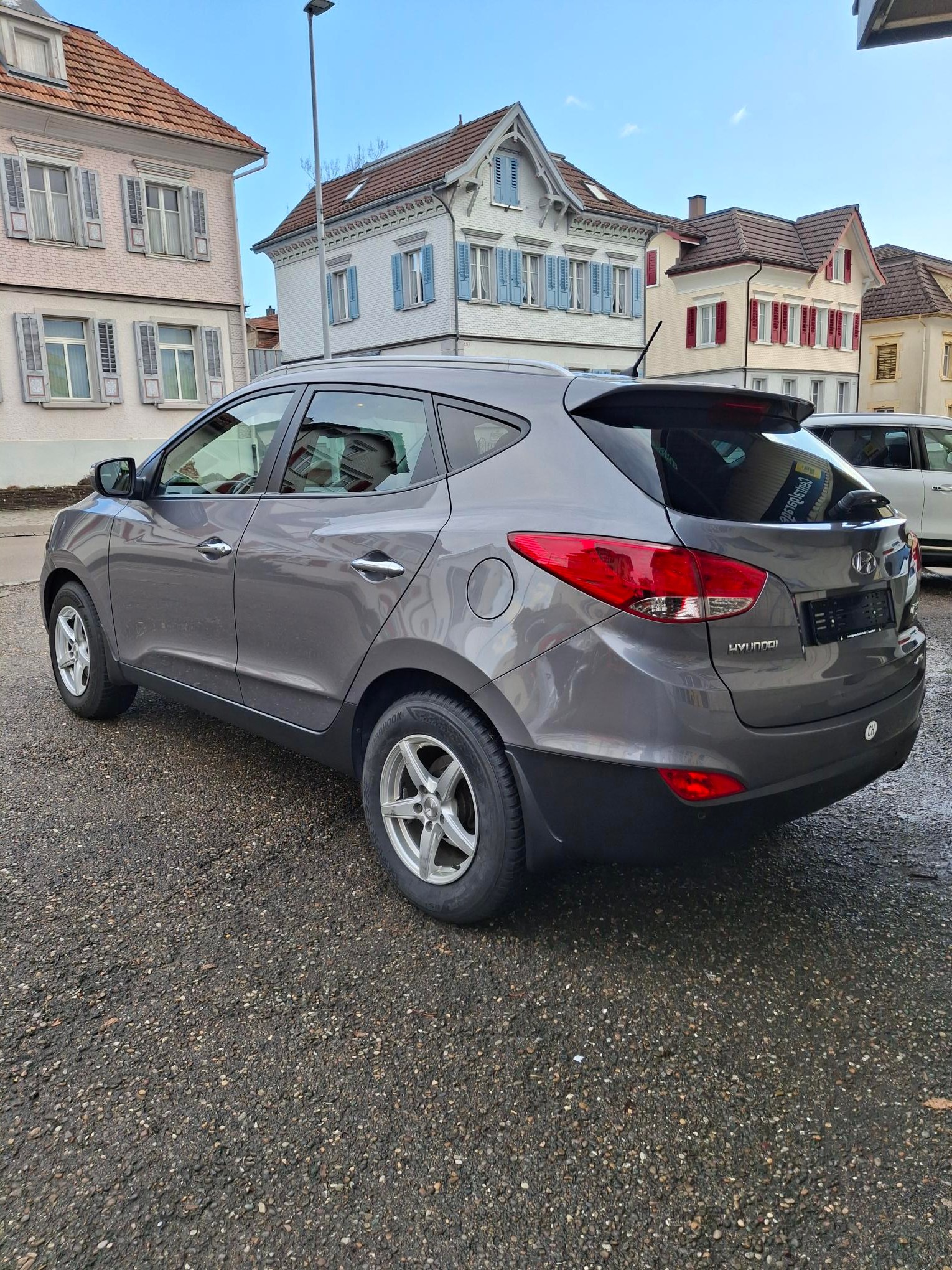 HYUNDAI iX 35 2.0 CRDi Premium 4WD Automatic-image-1
