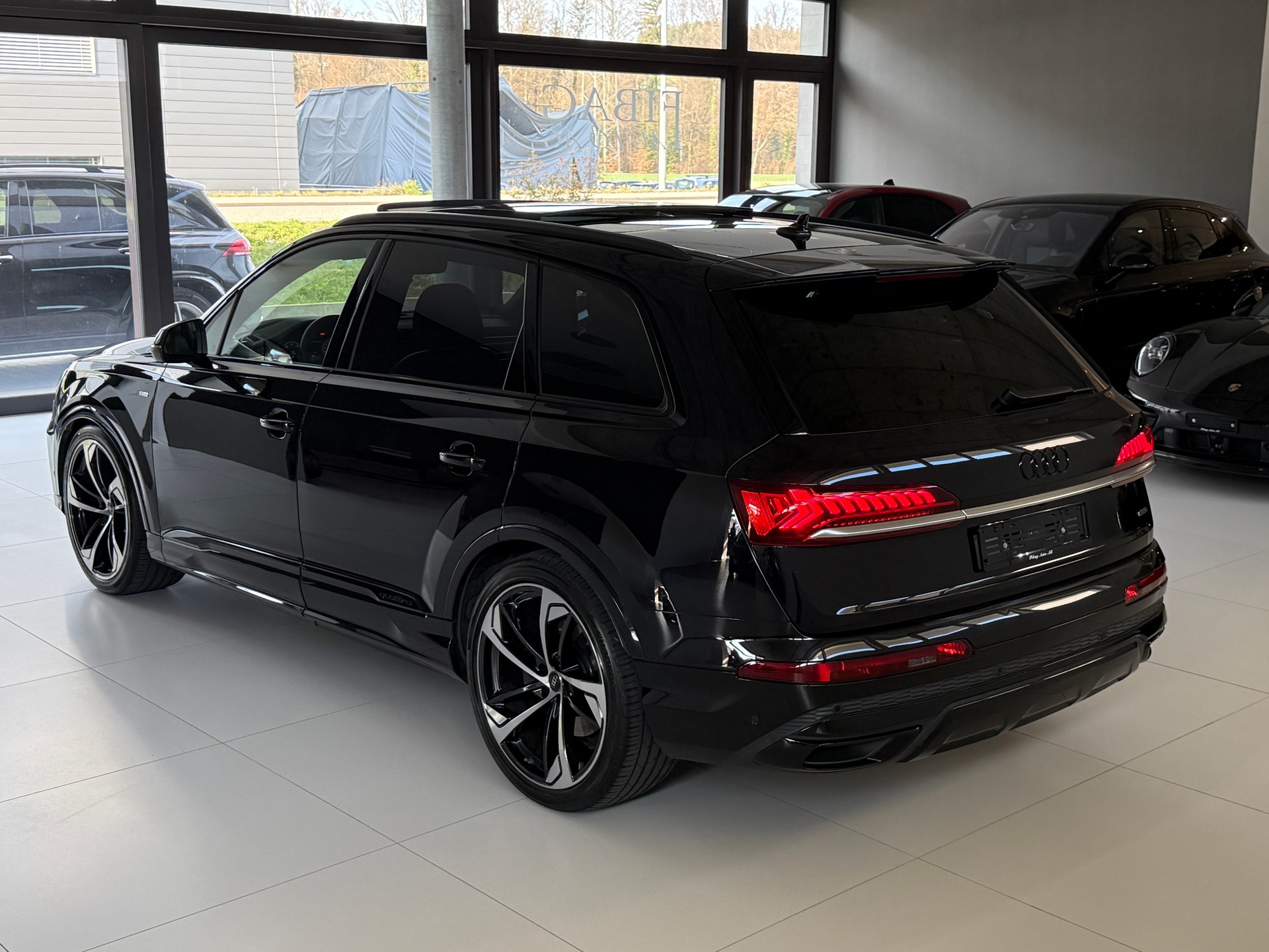 AUDI Q7 50 TDI quattro S Line tiptronic ***7-PLATZ***PANORAMADACH***LENKRADHEIZUNG***LUFTFEDERUNG***ALL-BLACK***-image-38