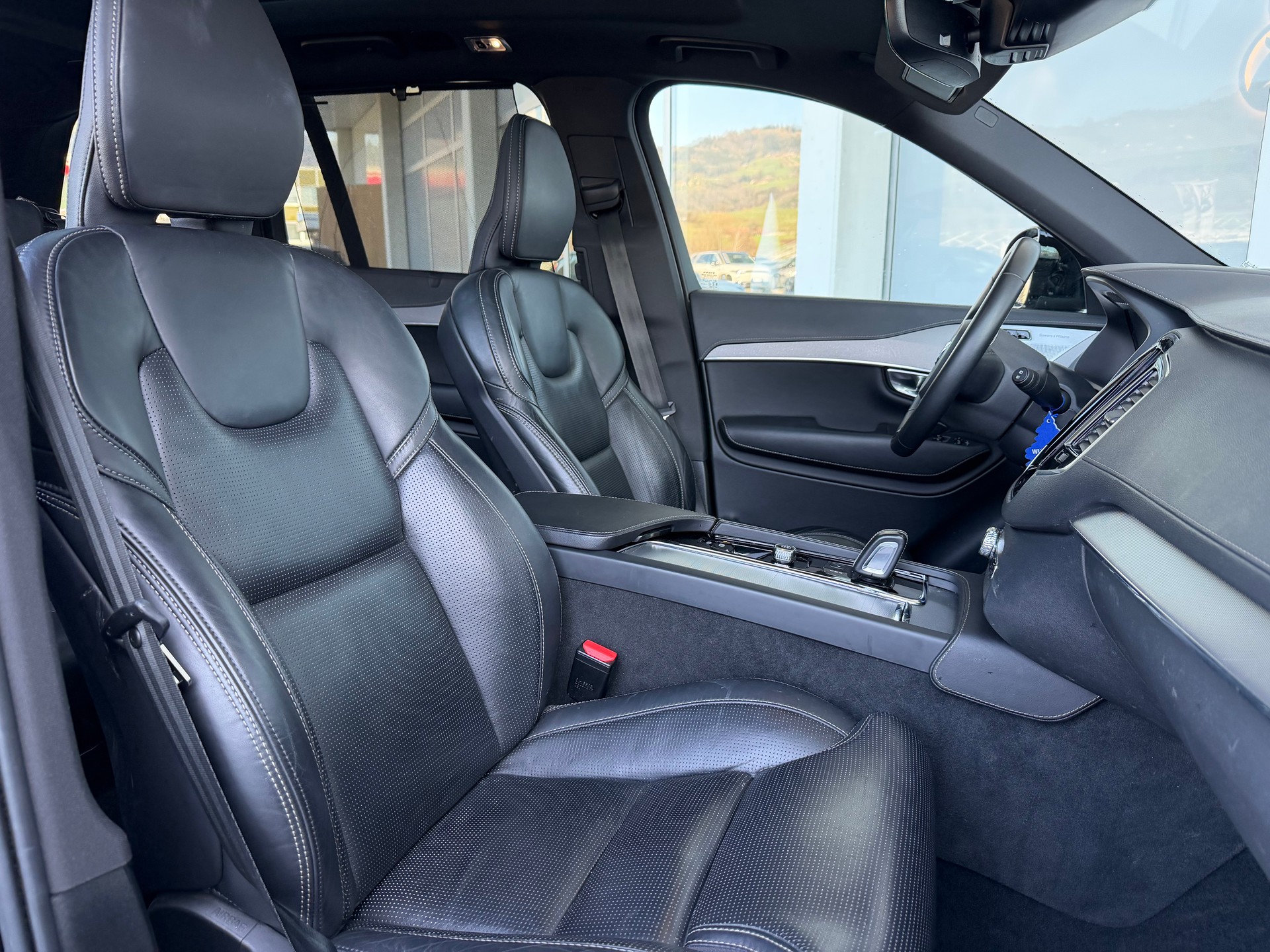 VOLVO XC90 B5 Diesel Mild Hybrid AWD R-Design Geartronic-showroom-element-3