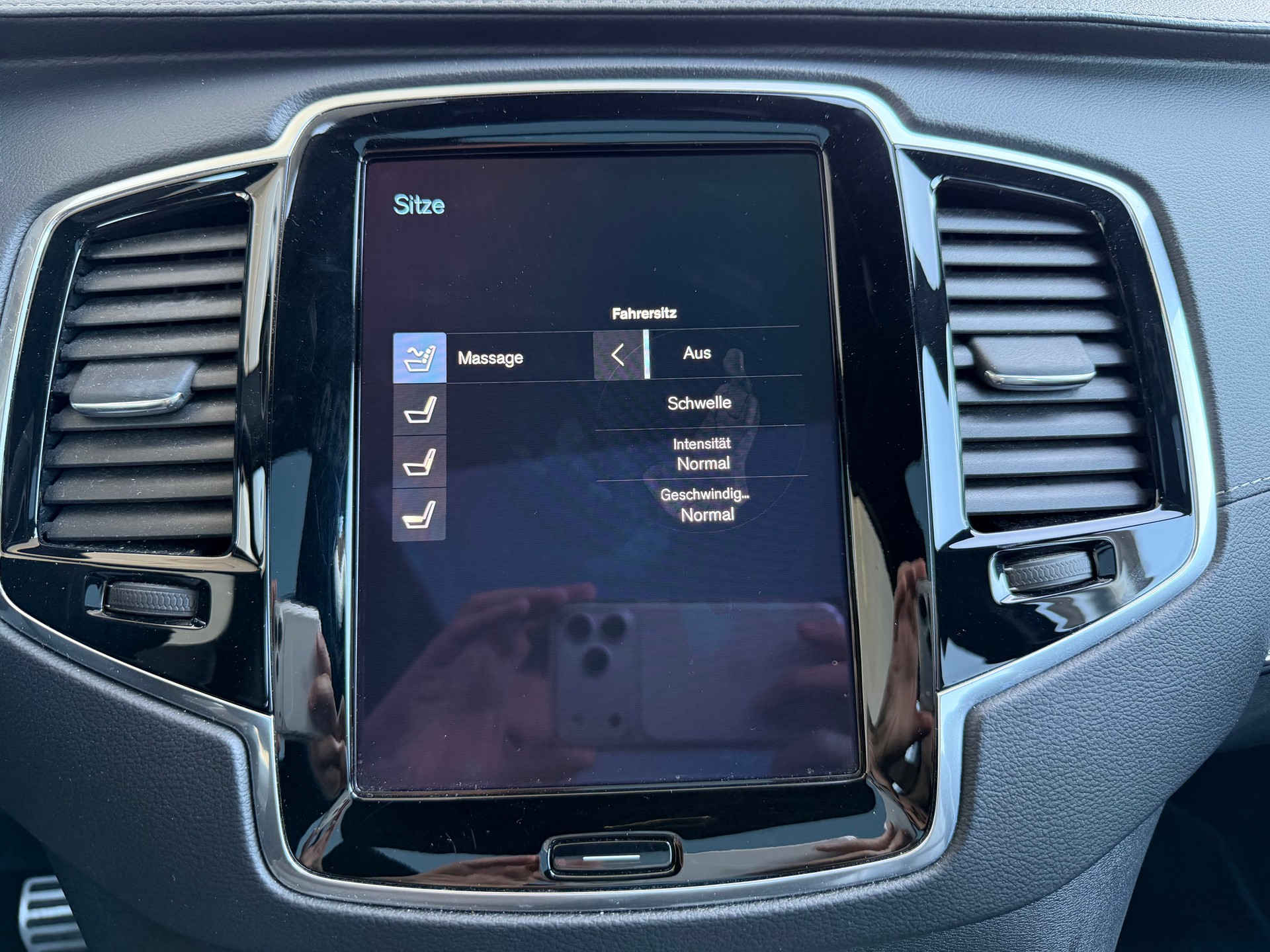 VOLVO XC90 B5 Diesel Mild Hybrid AWD R-Design Geartronic-image-17