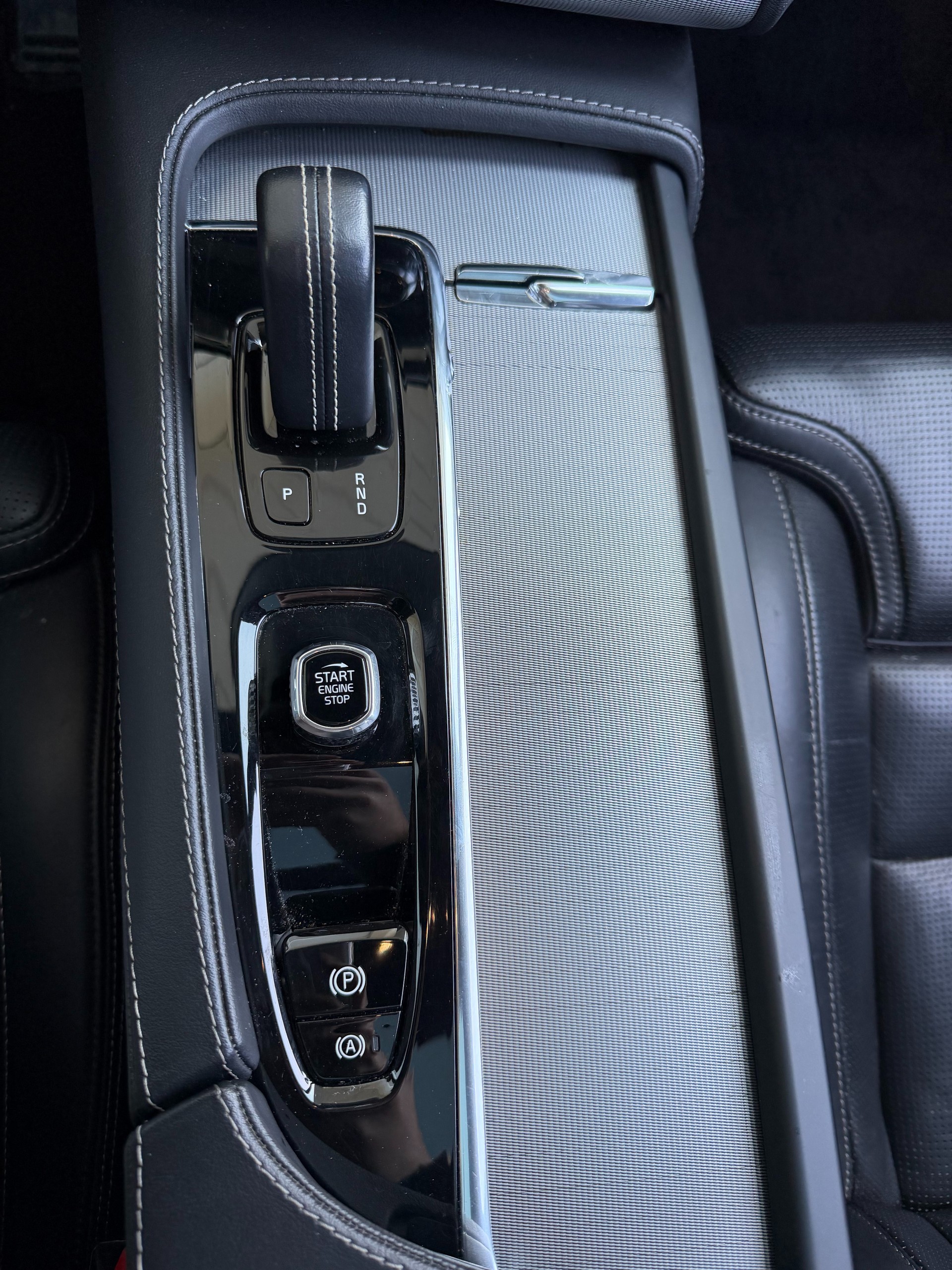 VOLVO XC90 B5 Diesel Mild Hybrid AWD R-Design Geartronic-image-15