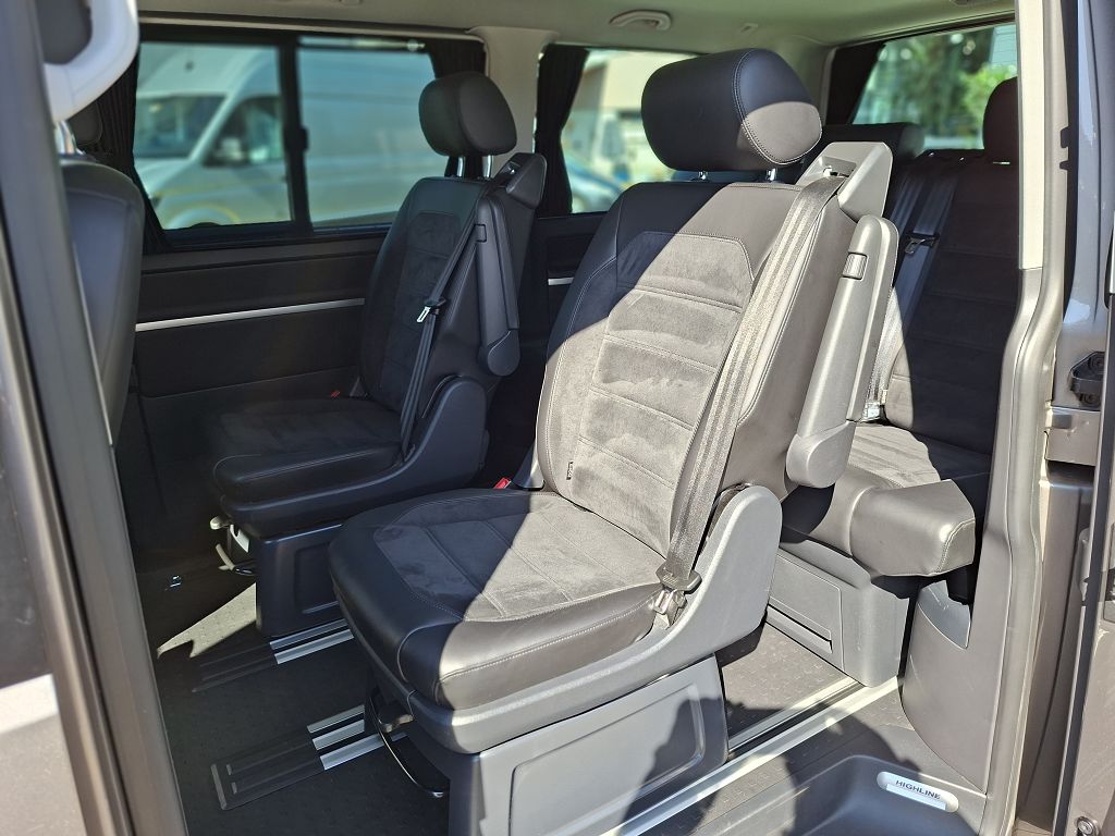 VW T6 Multivan 2.0 Bi-TDI Highline Liberty 4Motion-image-14