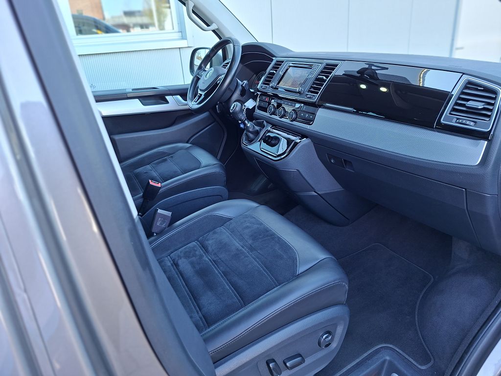 VW T6 Multivan 2.0 Bi-TDI Highline Liberty 4Motion-image-11