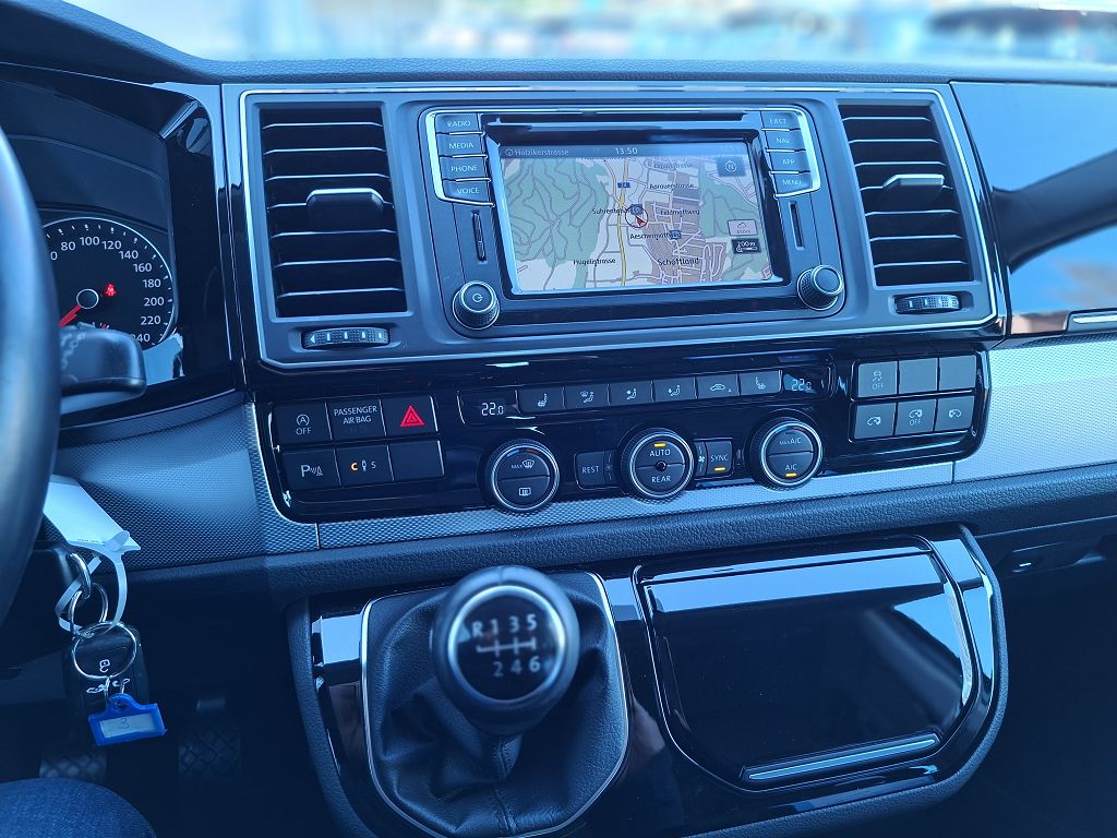VW T6 Multivan 2.0 Bi-TDI Highline Liberty 4Motion-image-18
