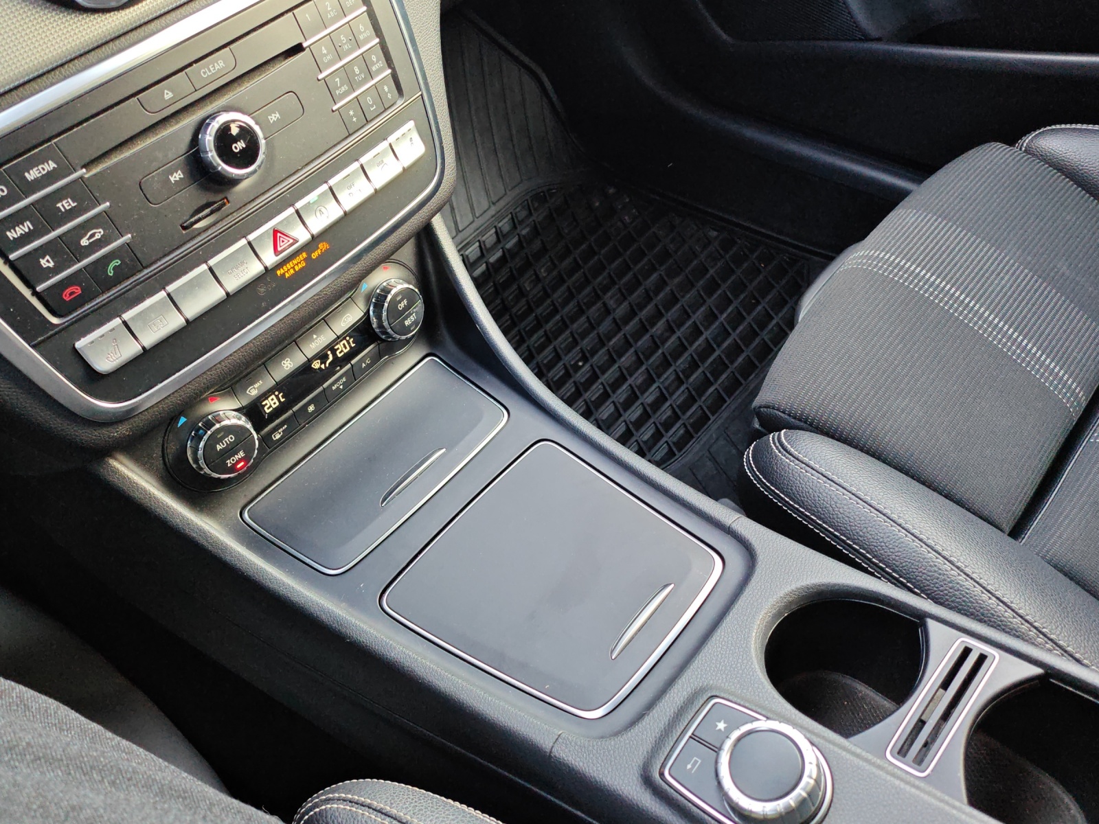 MERCEDES-BENZ GLA 250 Urban 4Matic 7G-DCT [Expertise du jour + Garantie 12 mois + Service & Immat. Offerts]-image-14