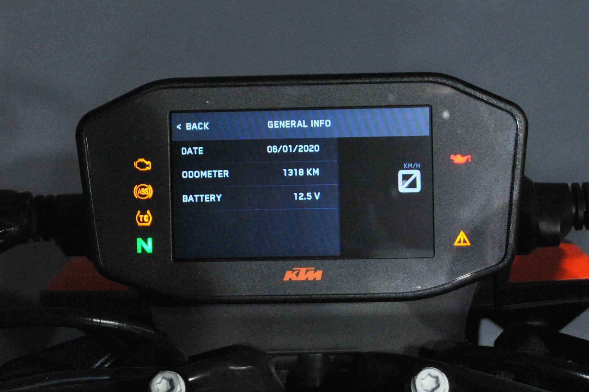 KTM 890 Duke R-image-5