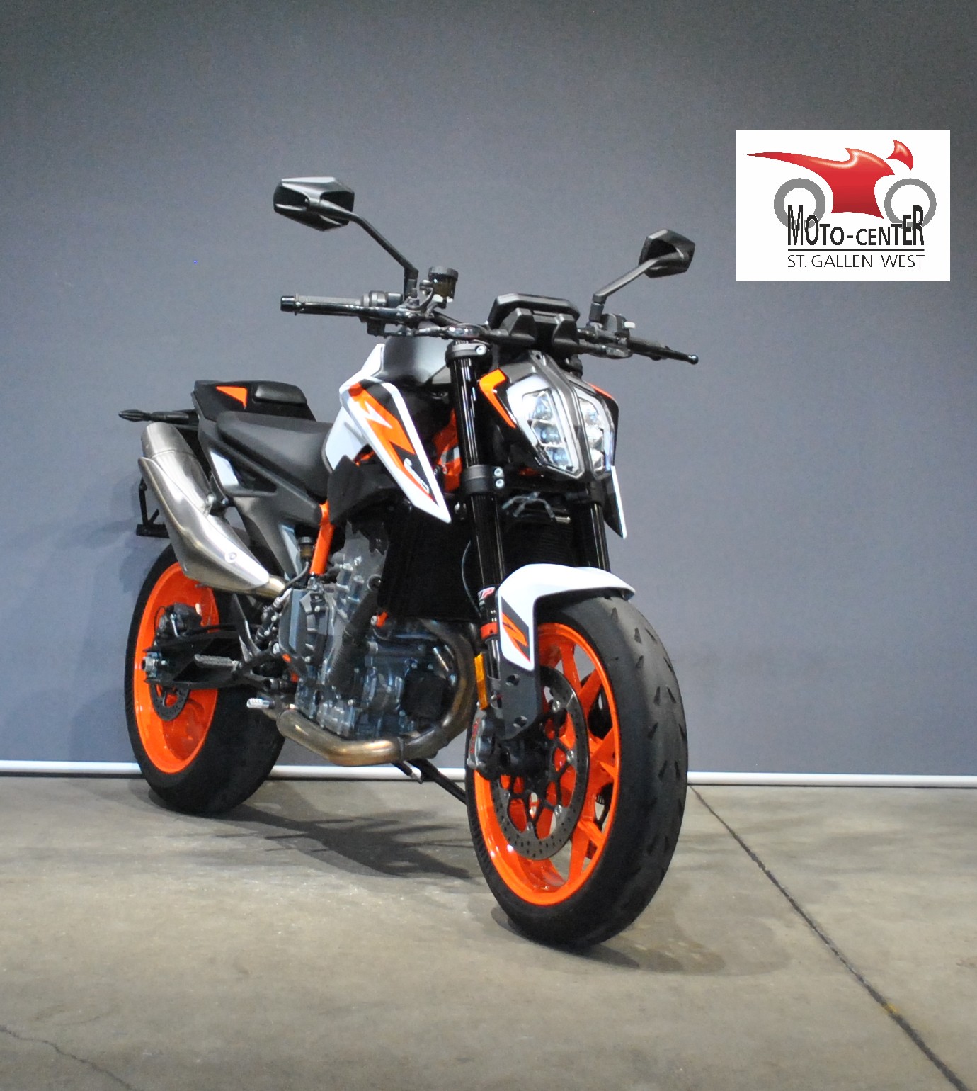 KTM 890 Duke R