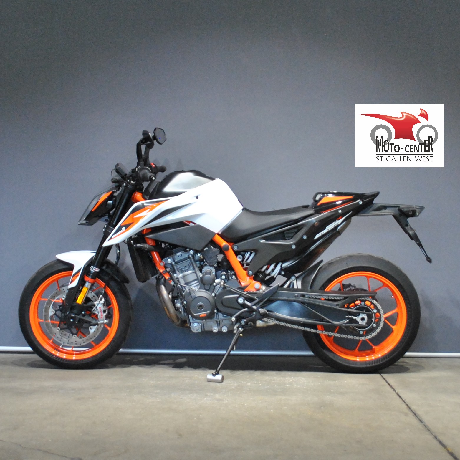 KTM 890 Duke R-image-2