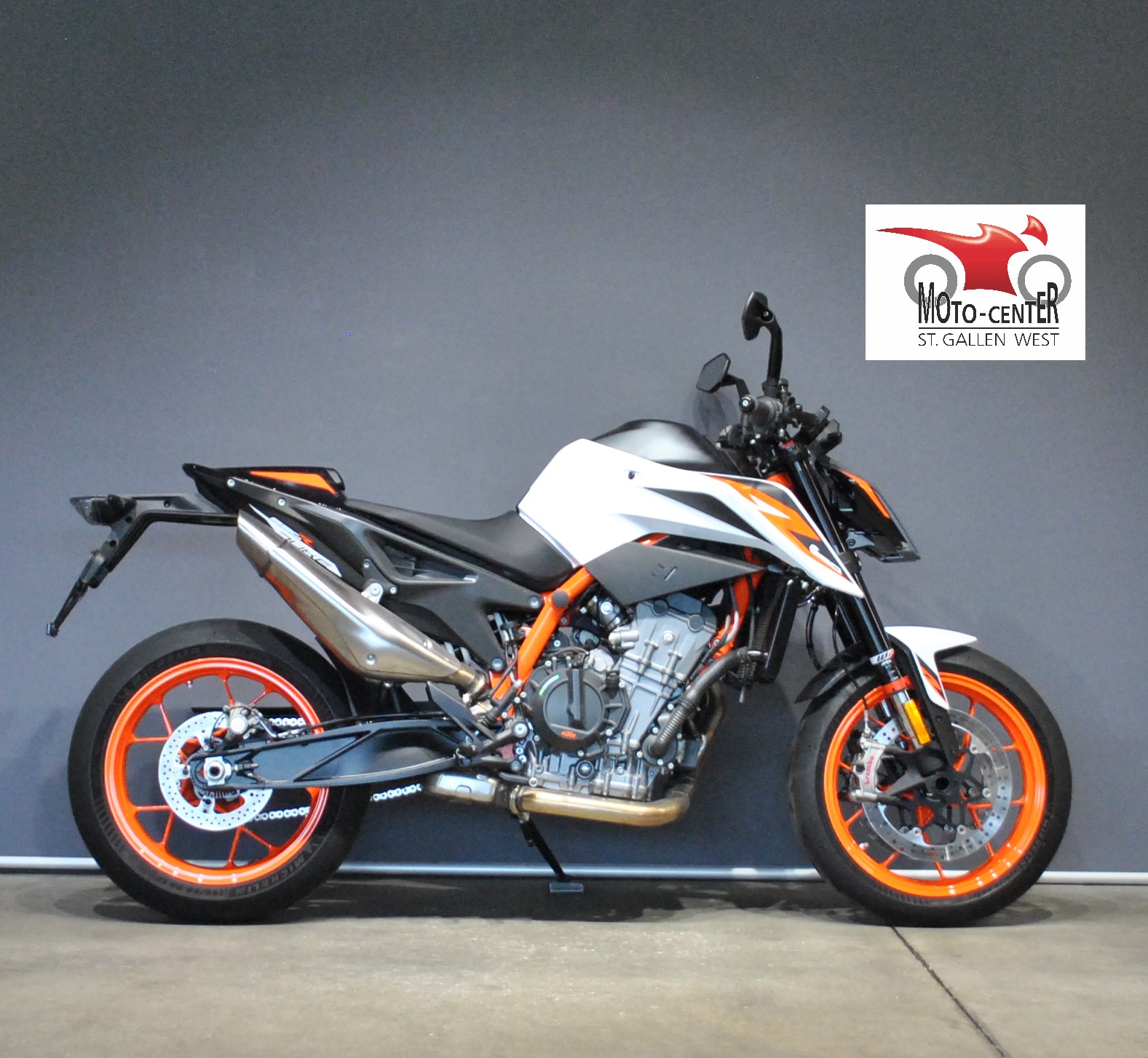 KTM 890 Duke R-image-1