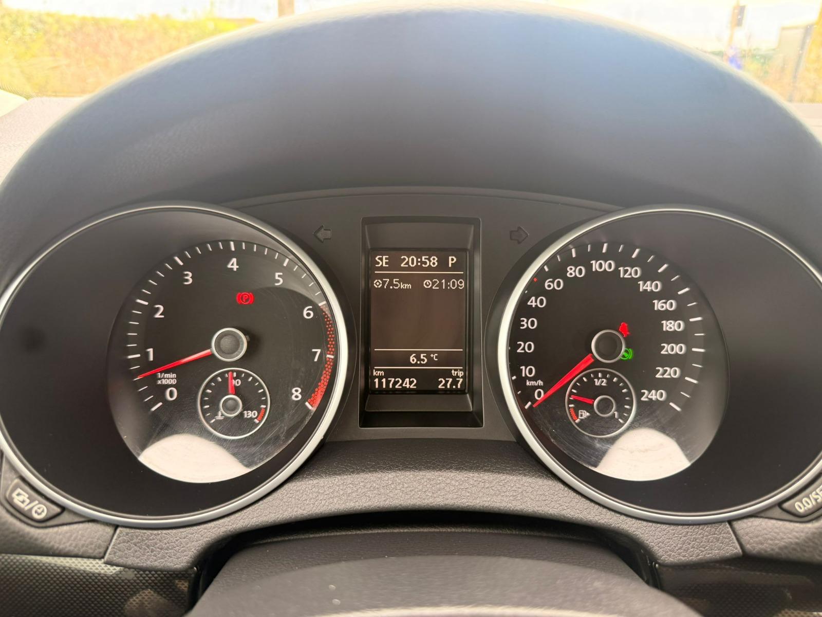 VW Golf 1.2 TSI Trendline DSG-image-9