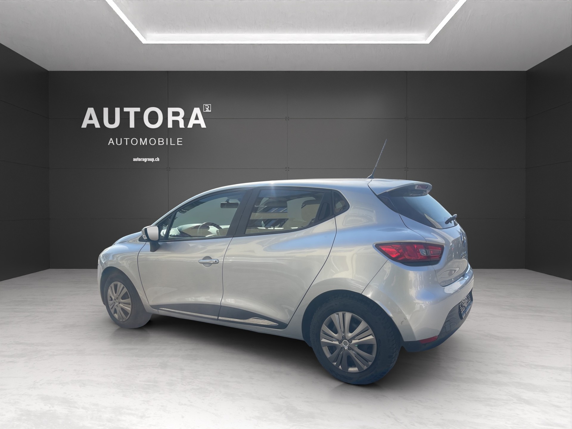 RENAULT Clio 1.2 16V Authentique-image-4