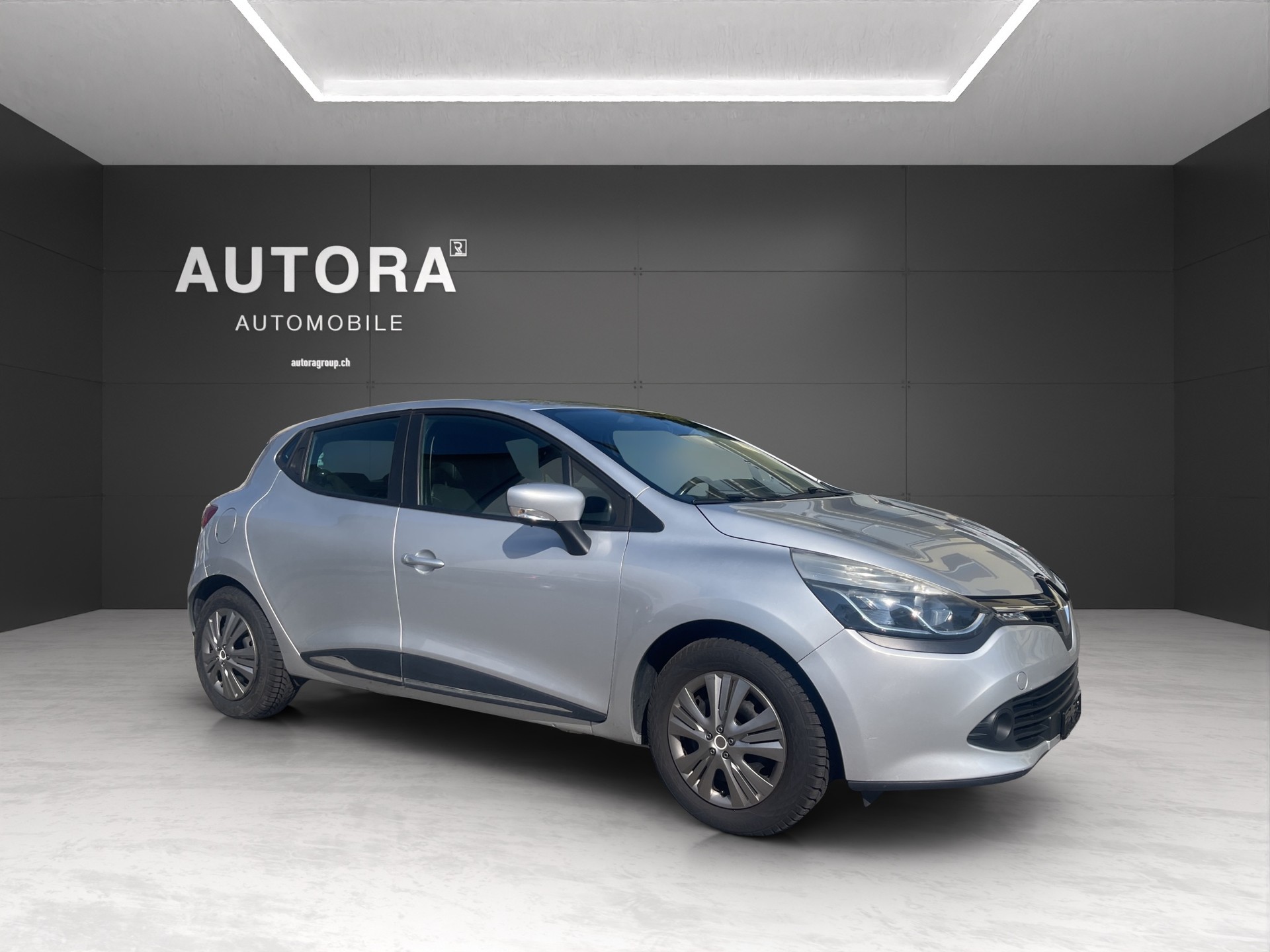 RENAULT Clio 1.2 16V Authentique-image-1