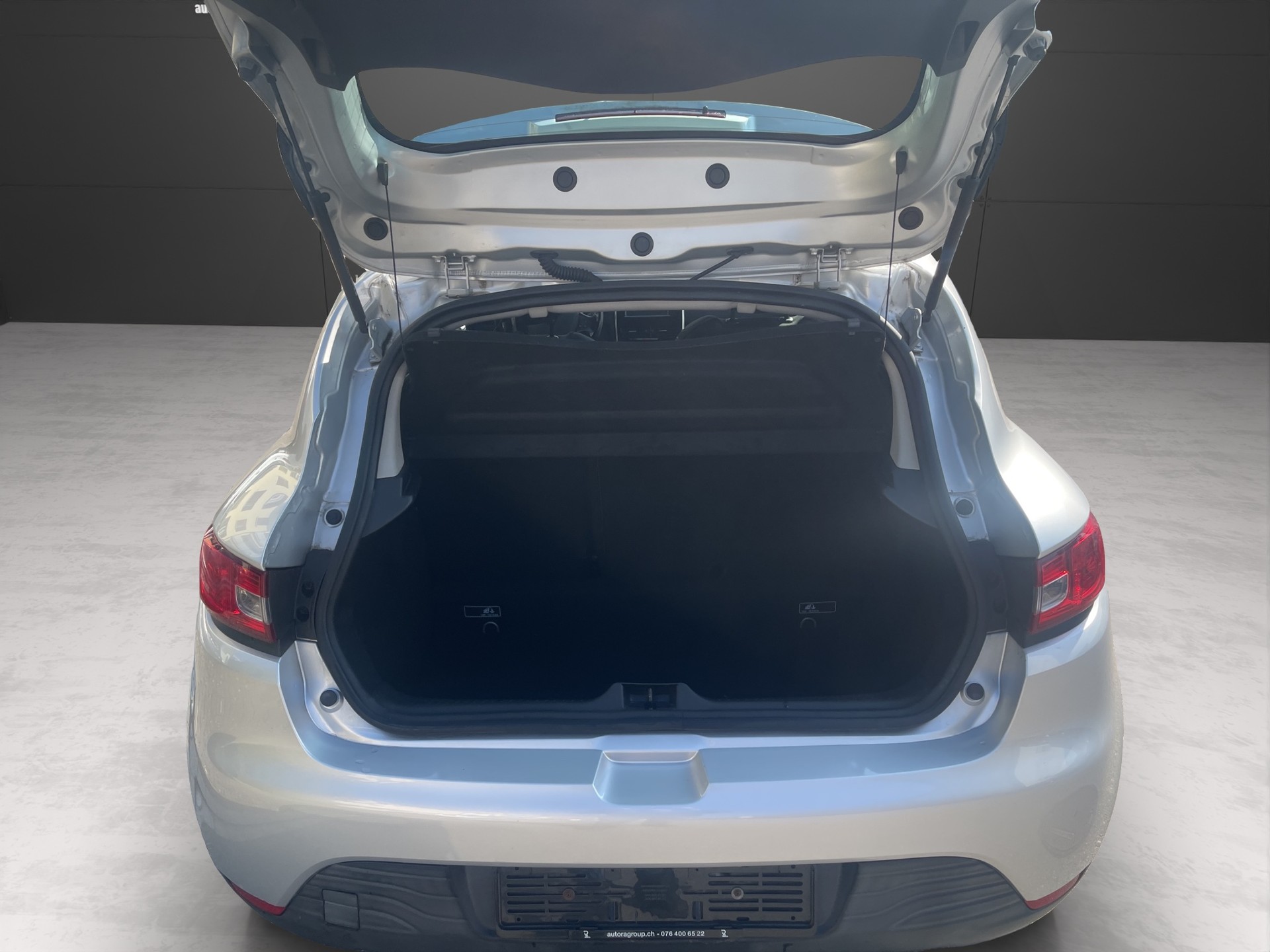 RENAULT Clio 1.2 16V Authentique-image-12