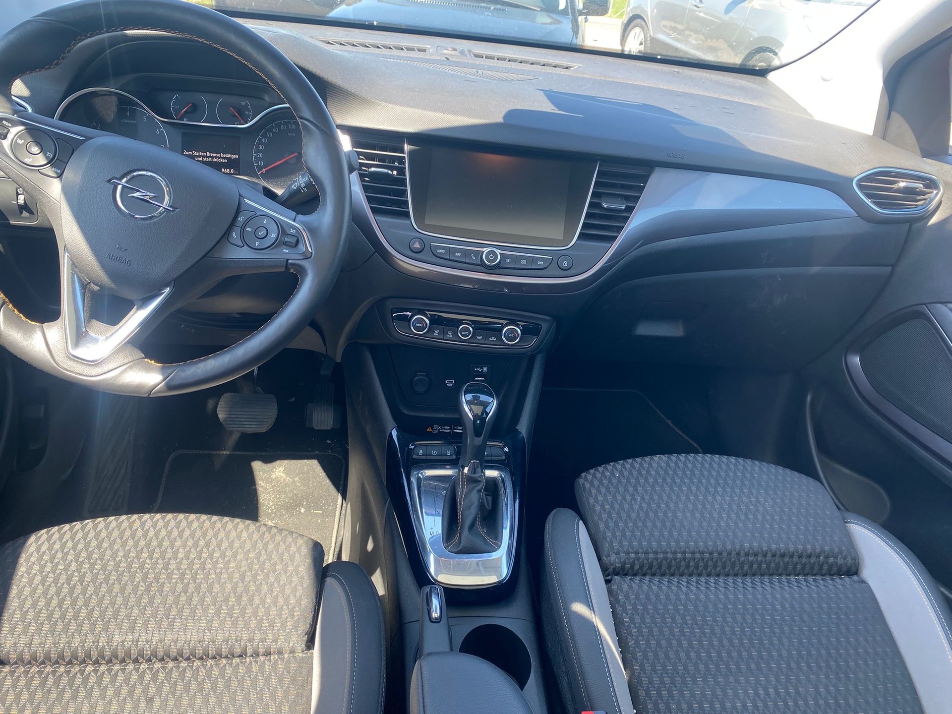 OPEL Crossland X 1.2i TP Excellence Automatik-image-9