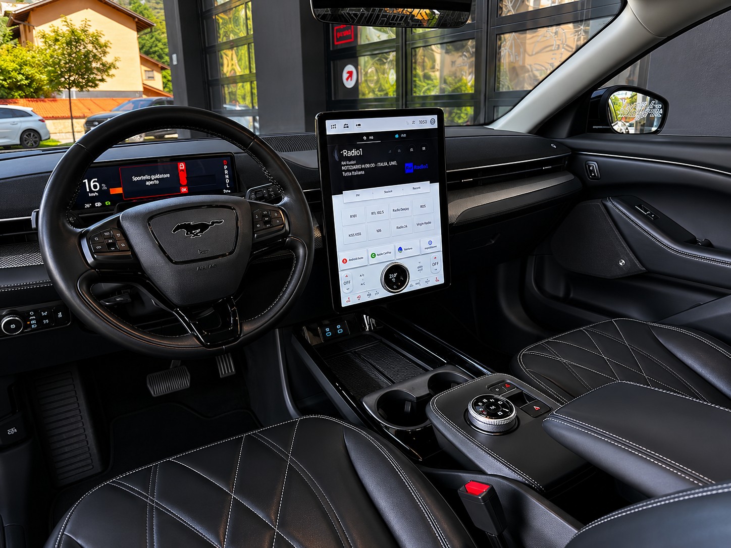 FORD Mustang MACH-E RWD 91 kWh-image-15