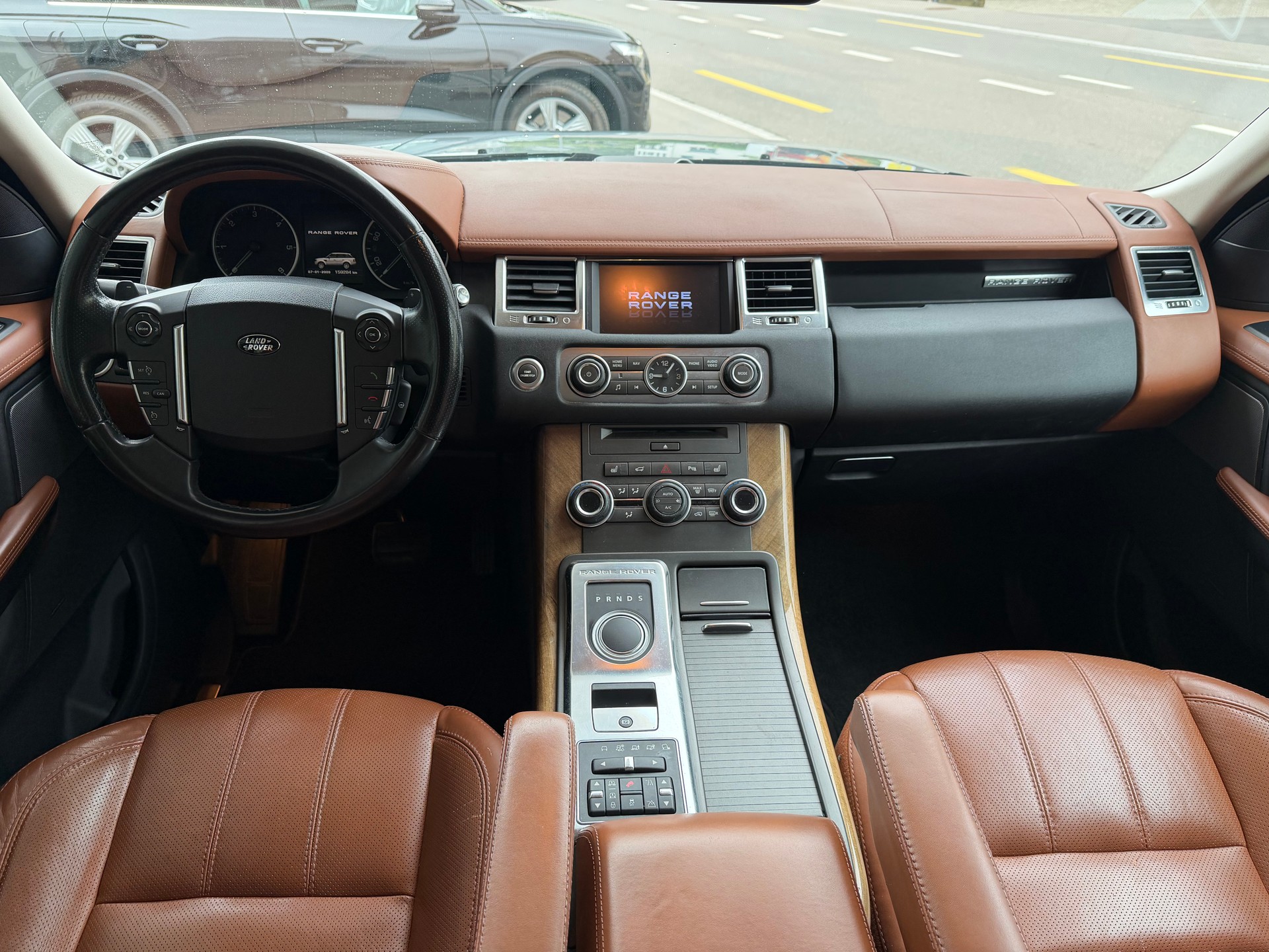 LAND ROVER Range Rover Sport 3.0 TDV6 SE Automatic-image-6