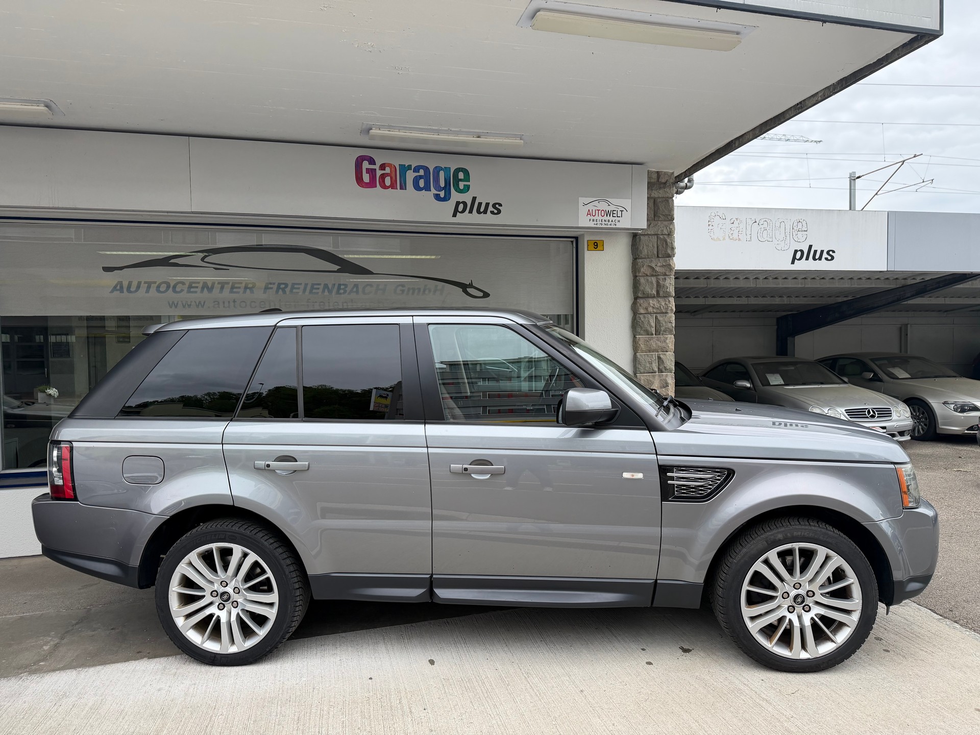 LAND ROVER Range Rover Sport 3.0 TDV6 SE Automatic-showroom-element-3