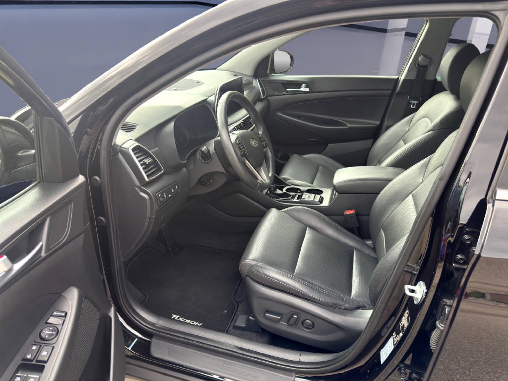 HYUNDAI TUCSON 1.6 T-GDi Amplia 4WD-image-9