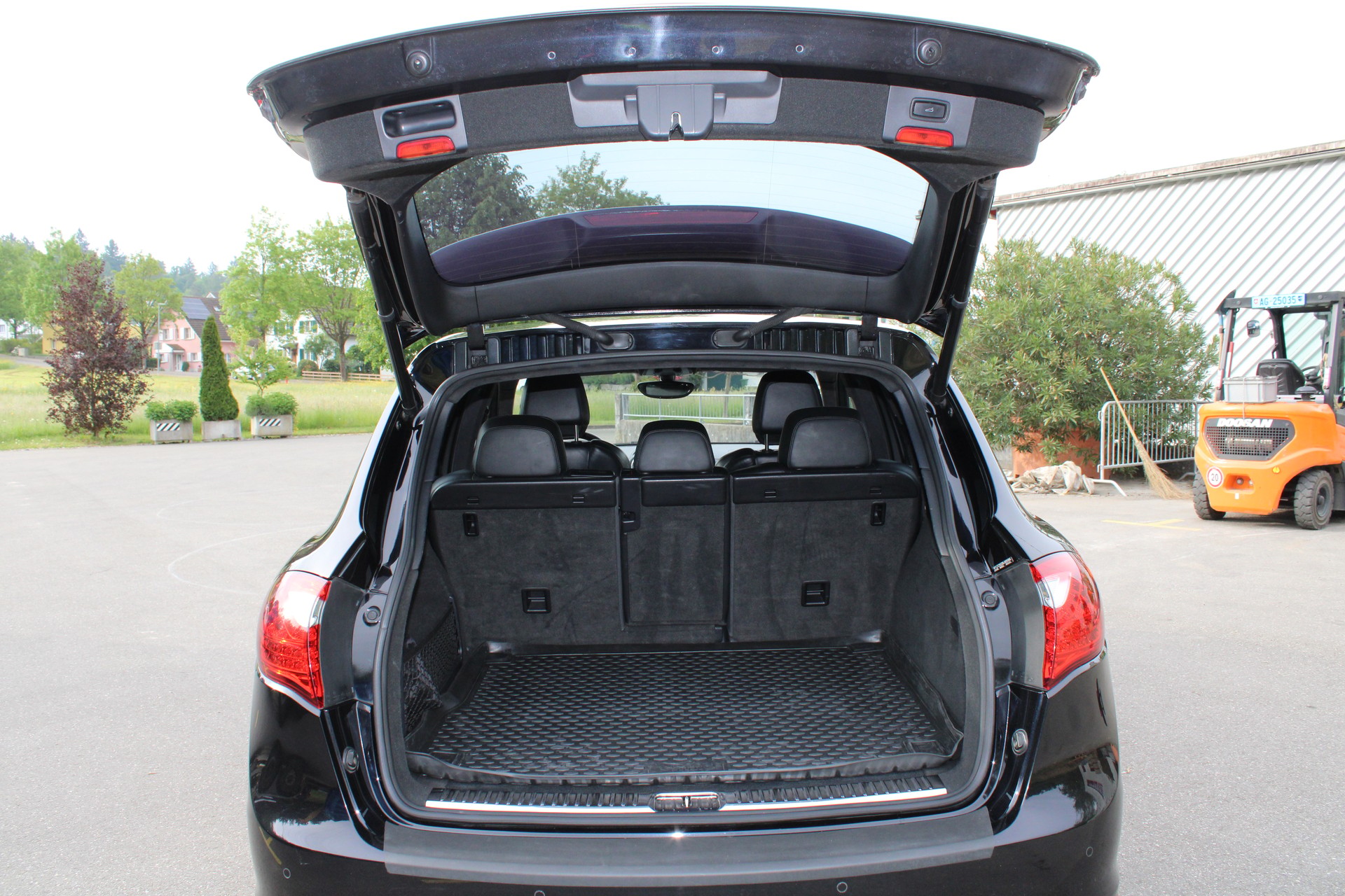 PORSCHE Cayenne Turbo-image-11