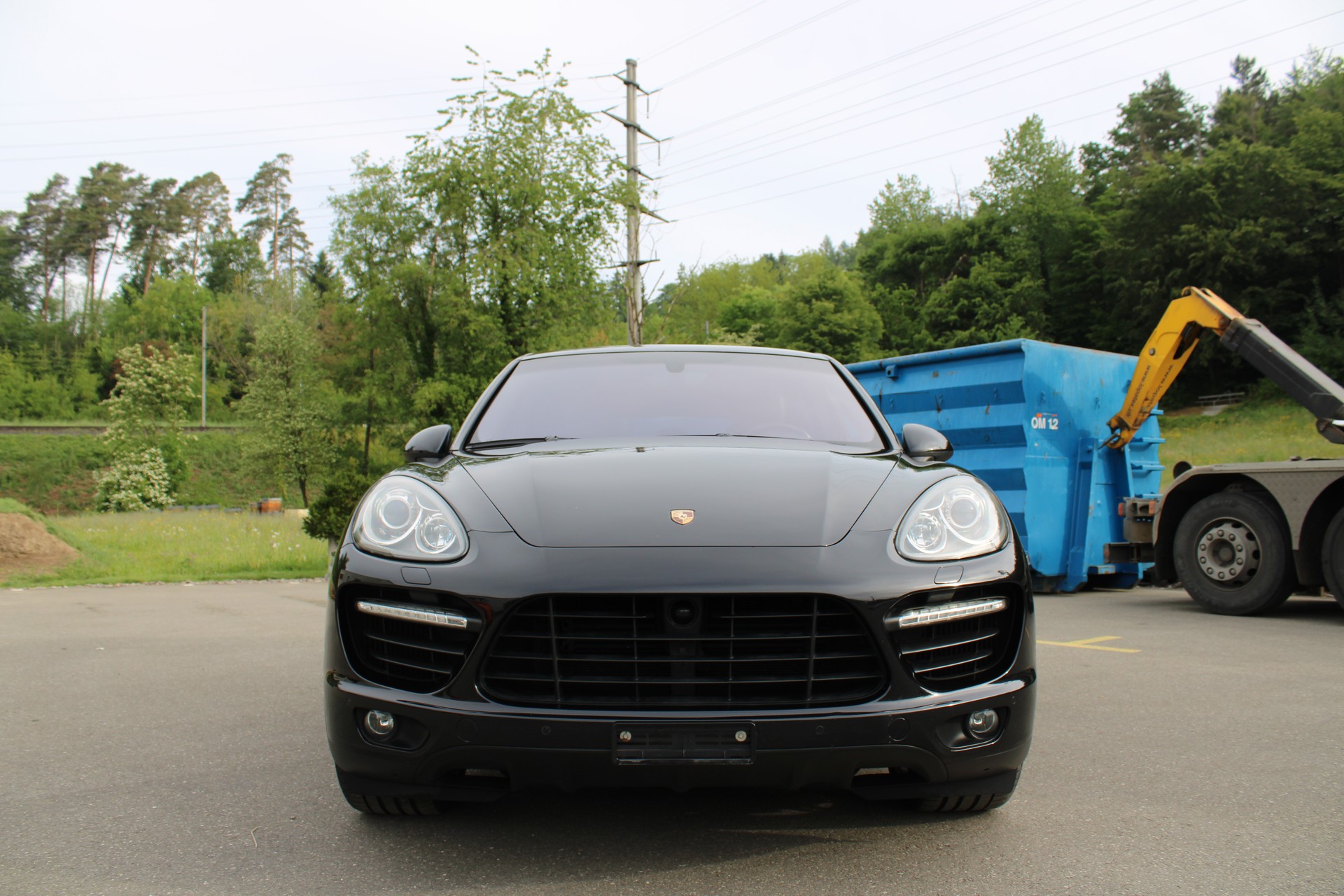 PORSCHE Cayenne Turbo-showroom-element-2