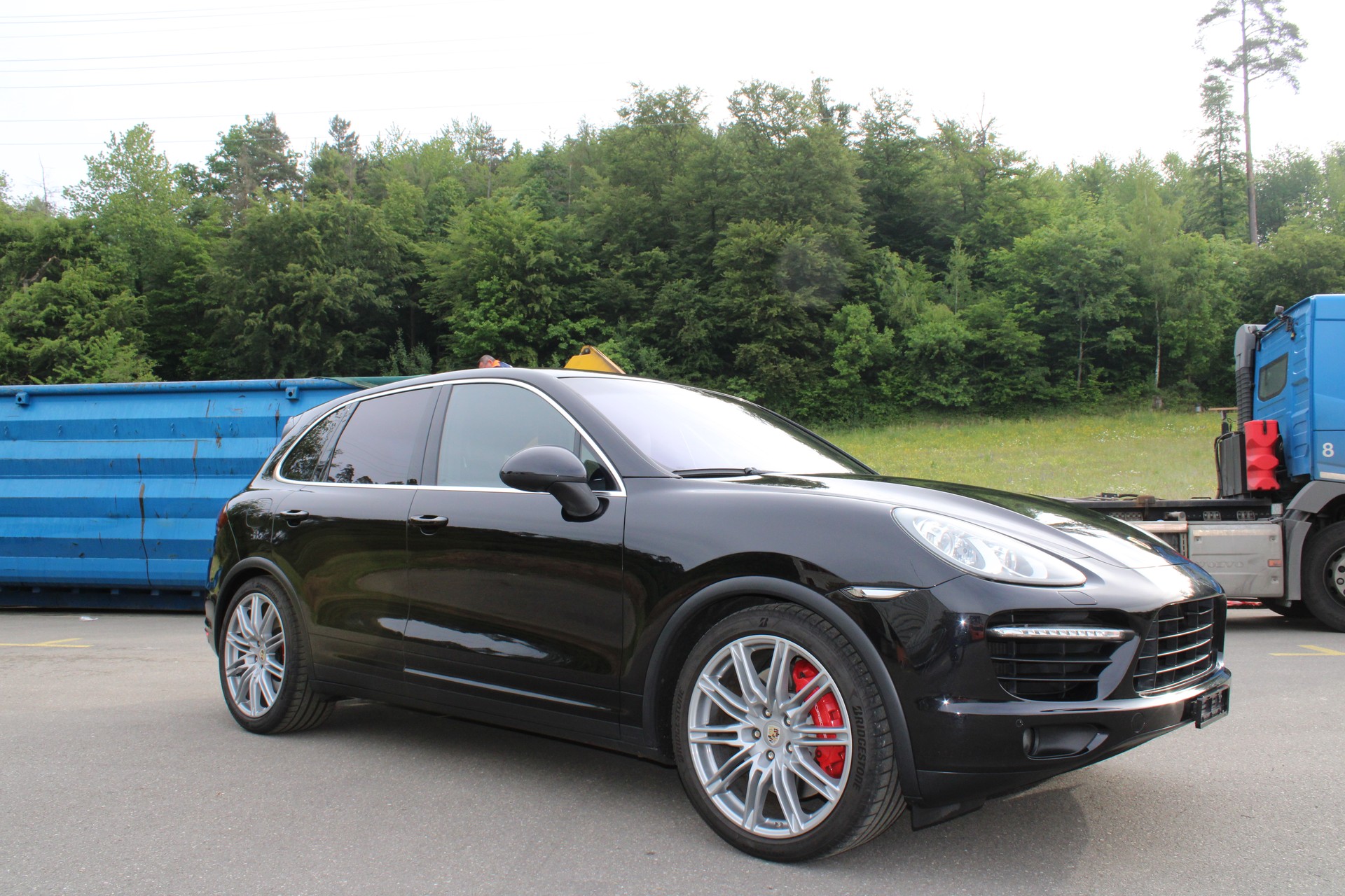 PORSCHE Cayenne Turbo-showroom-element-1