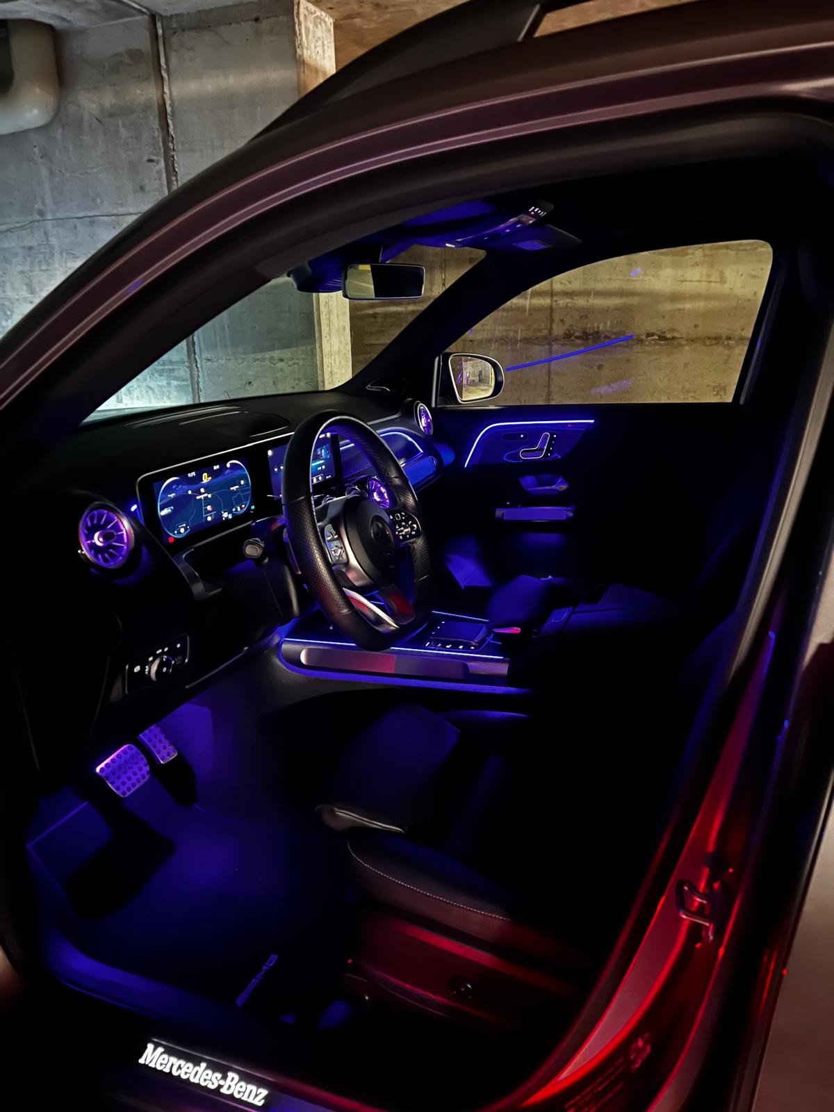 MERCEDES-BENZ GLB 200 AMG Line 7G-Tronic-image-5