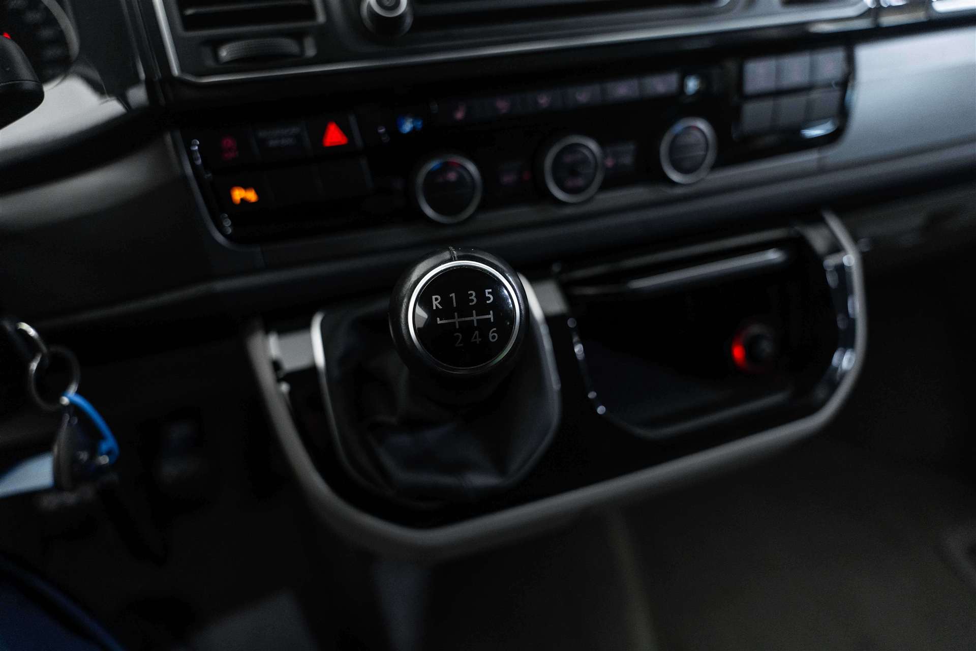 VW T6 California 2.0 TDI Ocean 4Motion-image-28