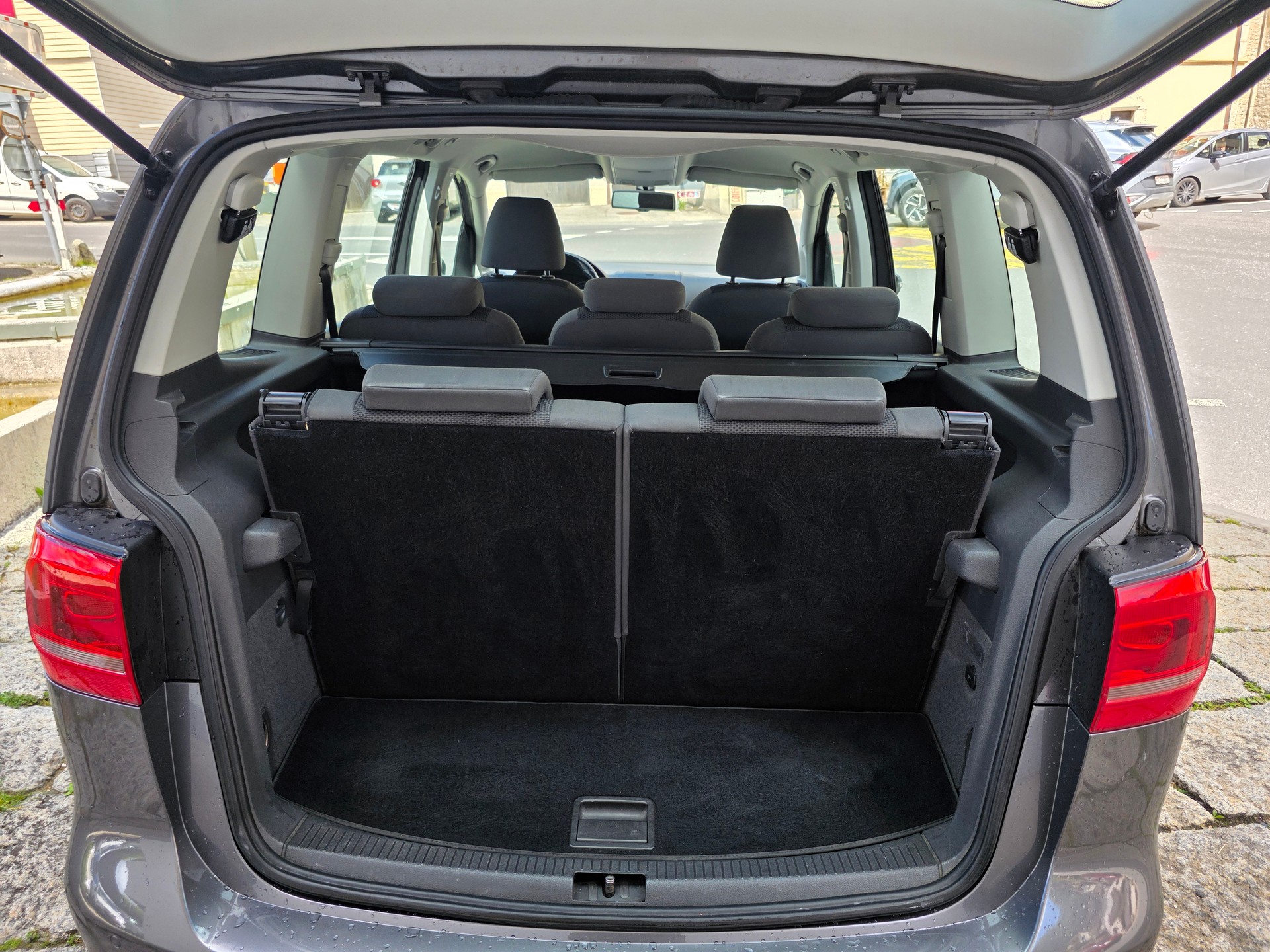 VW Touran 1.2 TSI Trendline-image-11