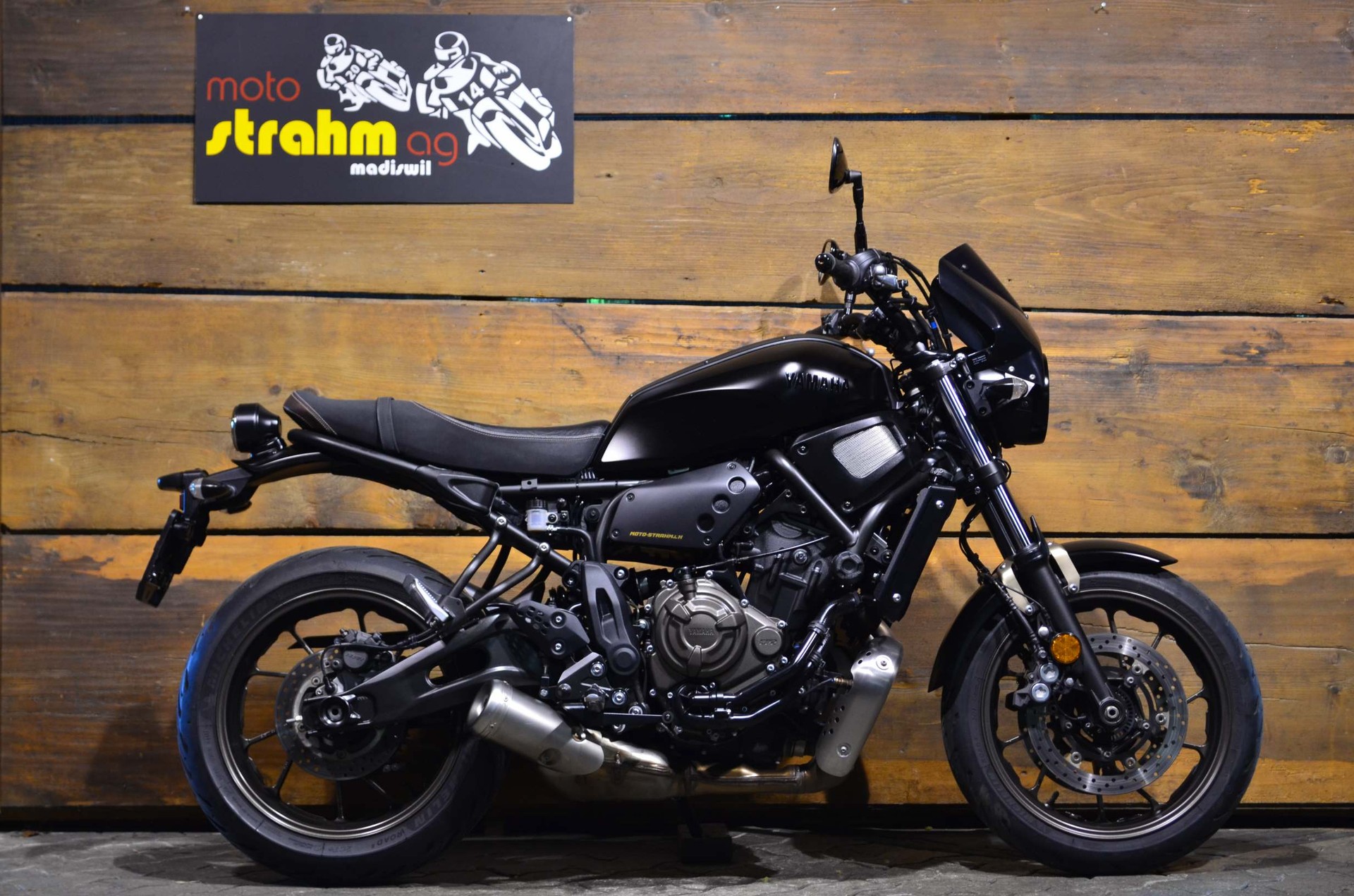 YAMAHA XSR 700-image-1