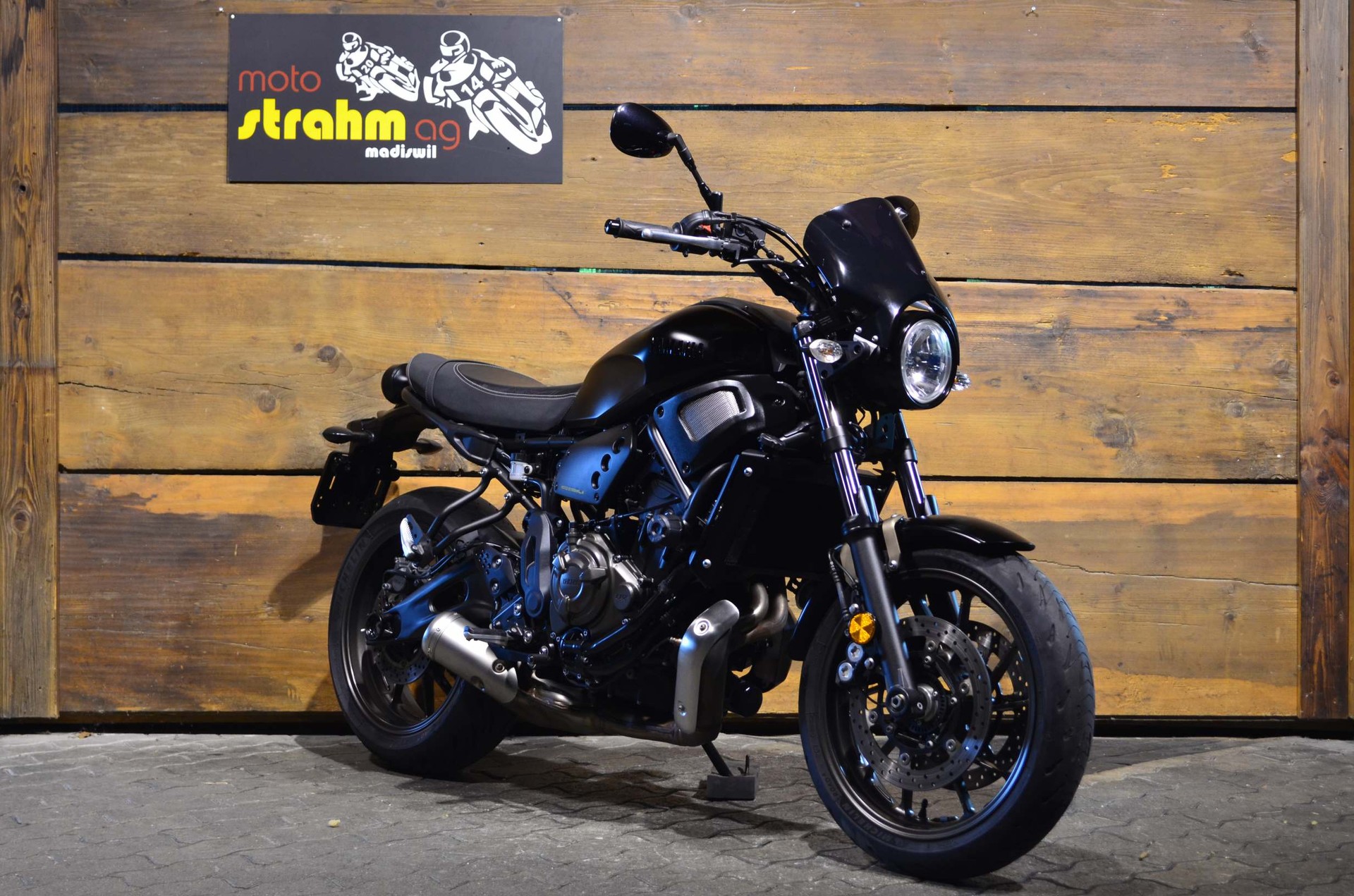 YAMAHA XSR 700-image-0