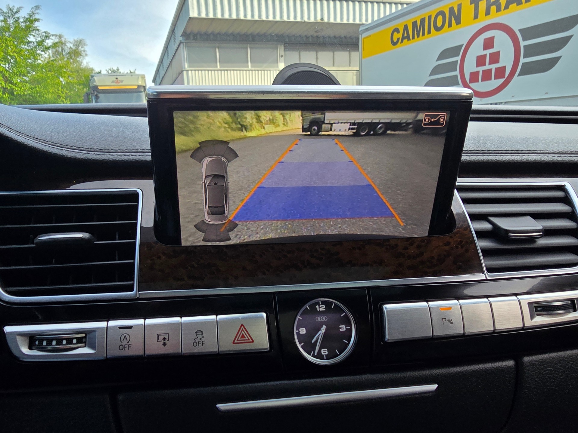 AUDI A8 3.0 TDI quattro tiptronic-image-22