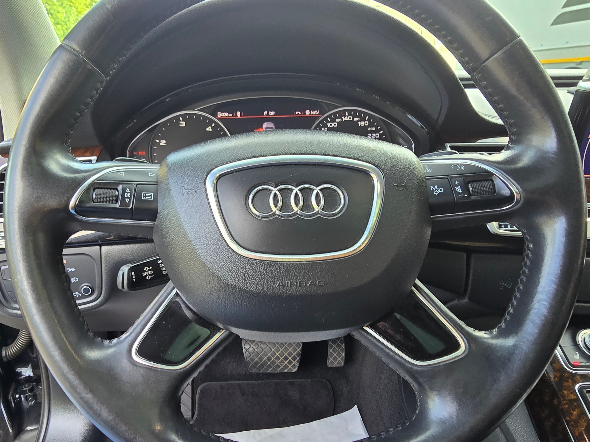 AUDI A8 3.0 TDI quattro tiptronic-image-19