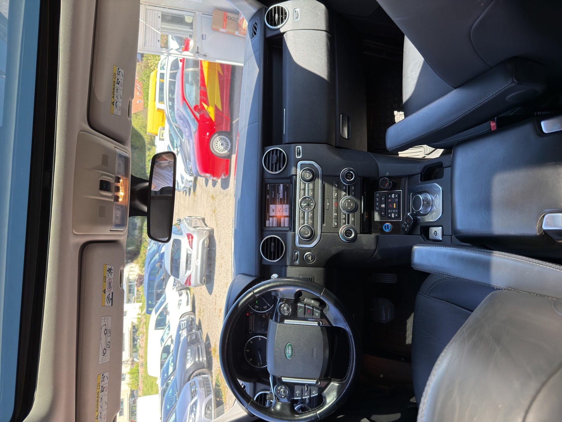 LAND ROVER Discovery 3.0 SDV6 HSE Automatic-image-14