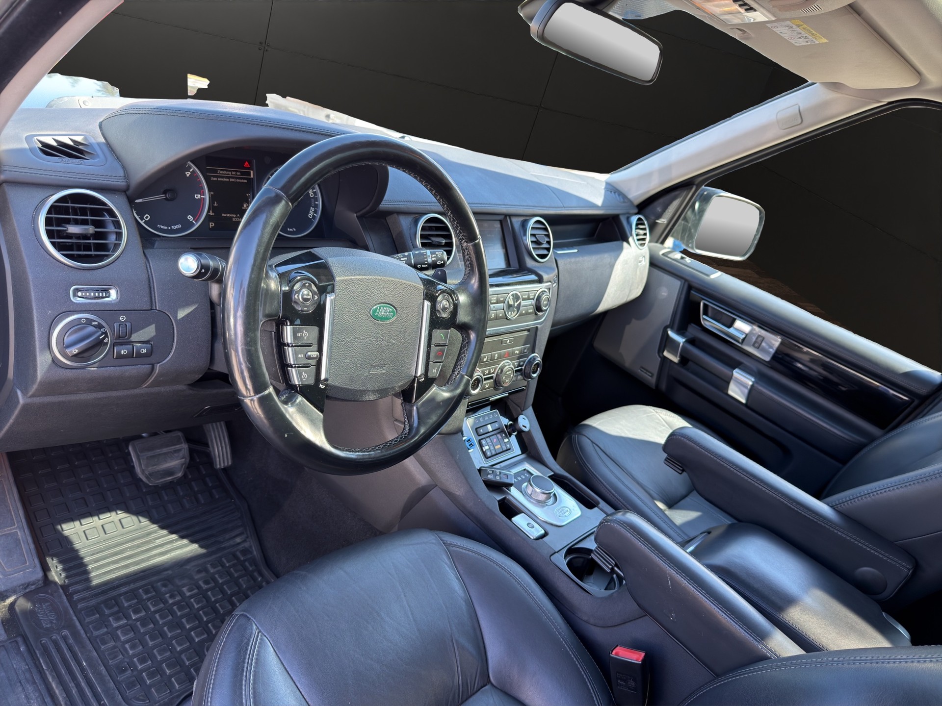 LAND ROVER Discovery 3.0 SDV6 HSE Automatic-image-10