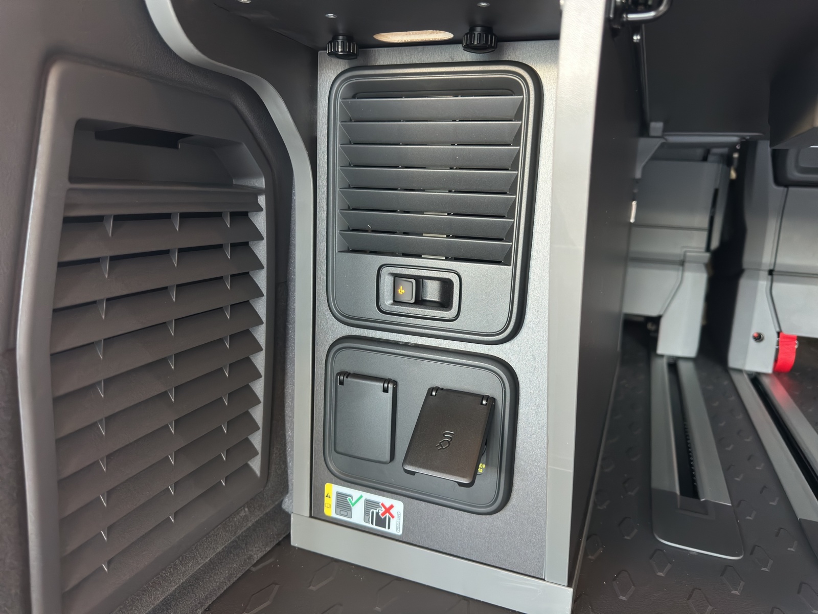VW California 2.0 TDI Beach Tour-image-15