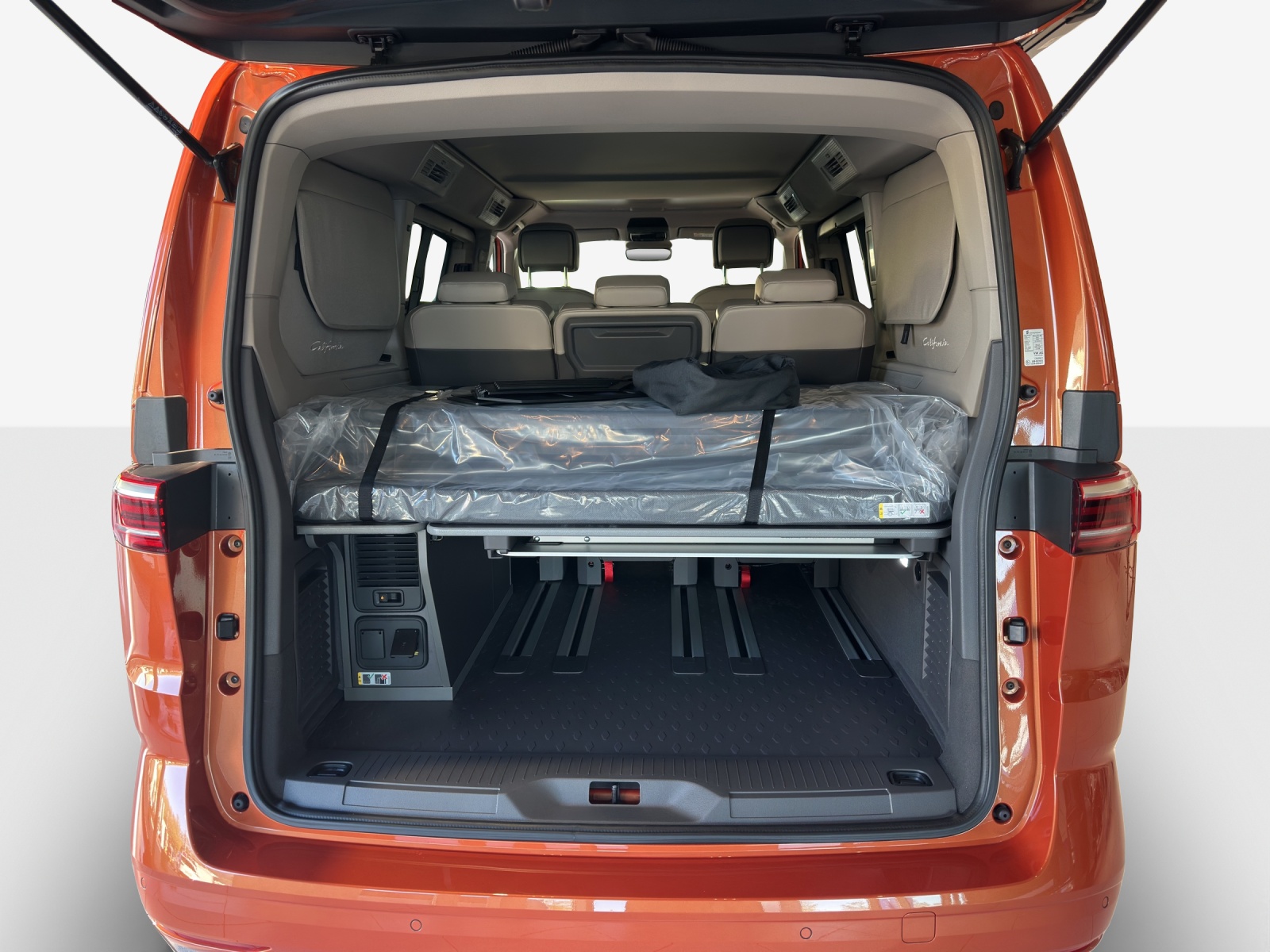 VW California 2.0 TDI Beach Tour-image-12