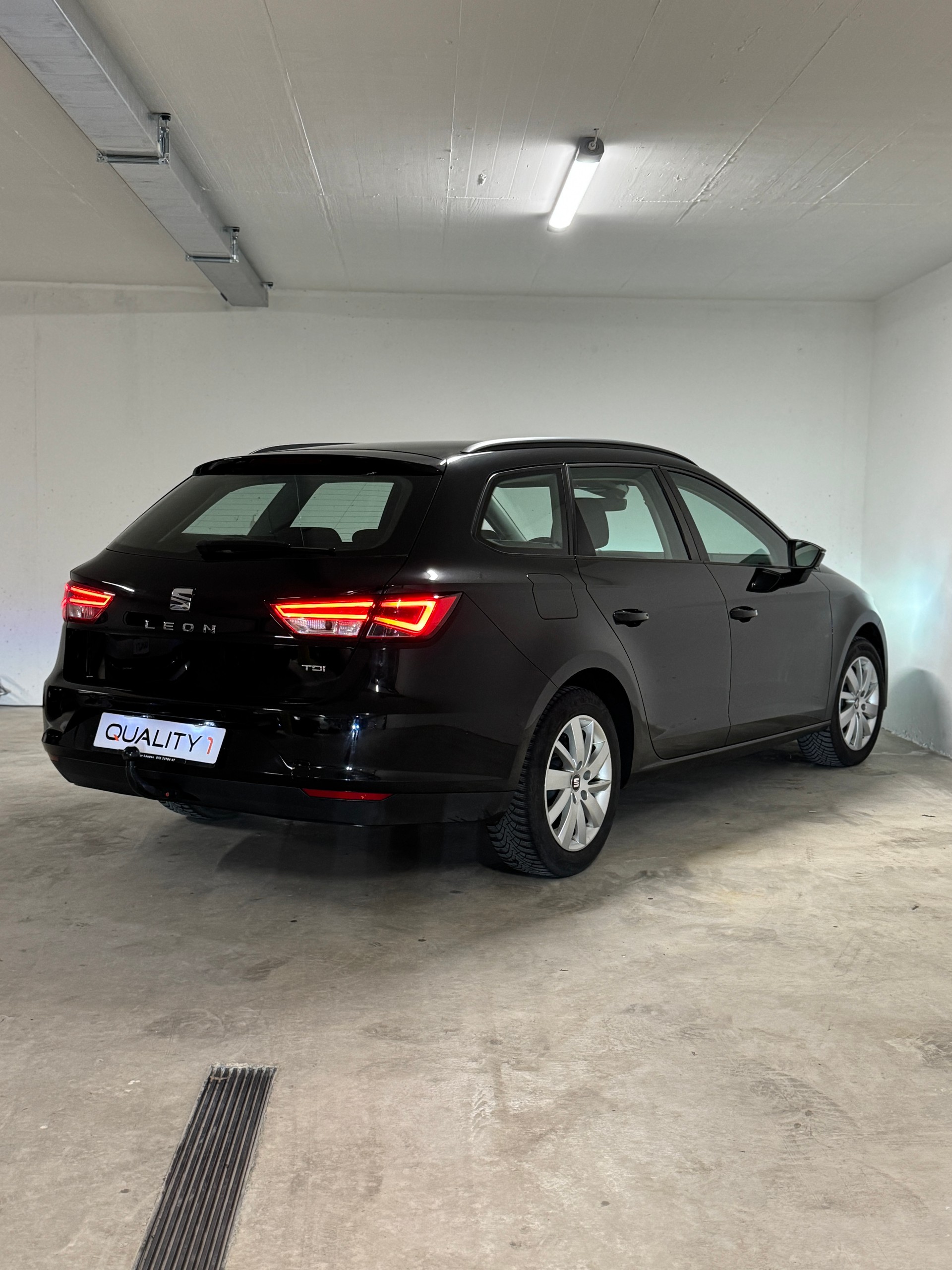 SEAT Leon ST 2.0 TDI Style DSG *AHK*-image-3