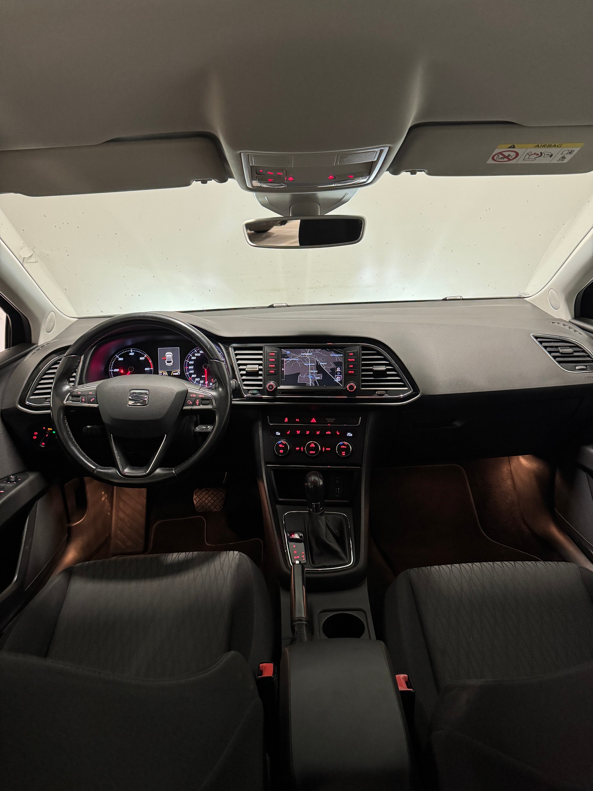 SEAT Leon ST 2.0 TDI Style DSG *AHK*-image-10