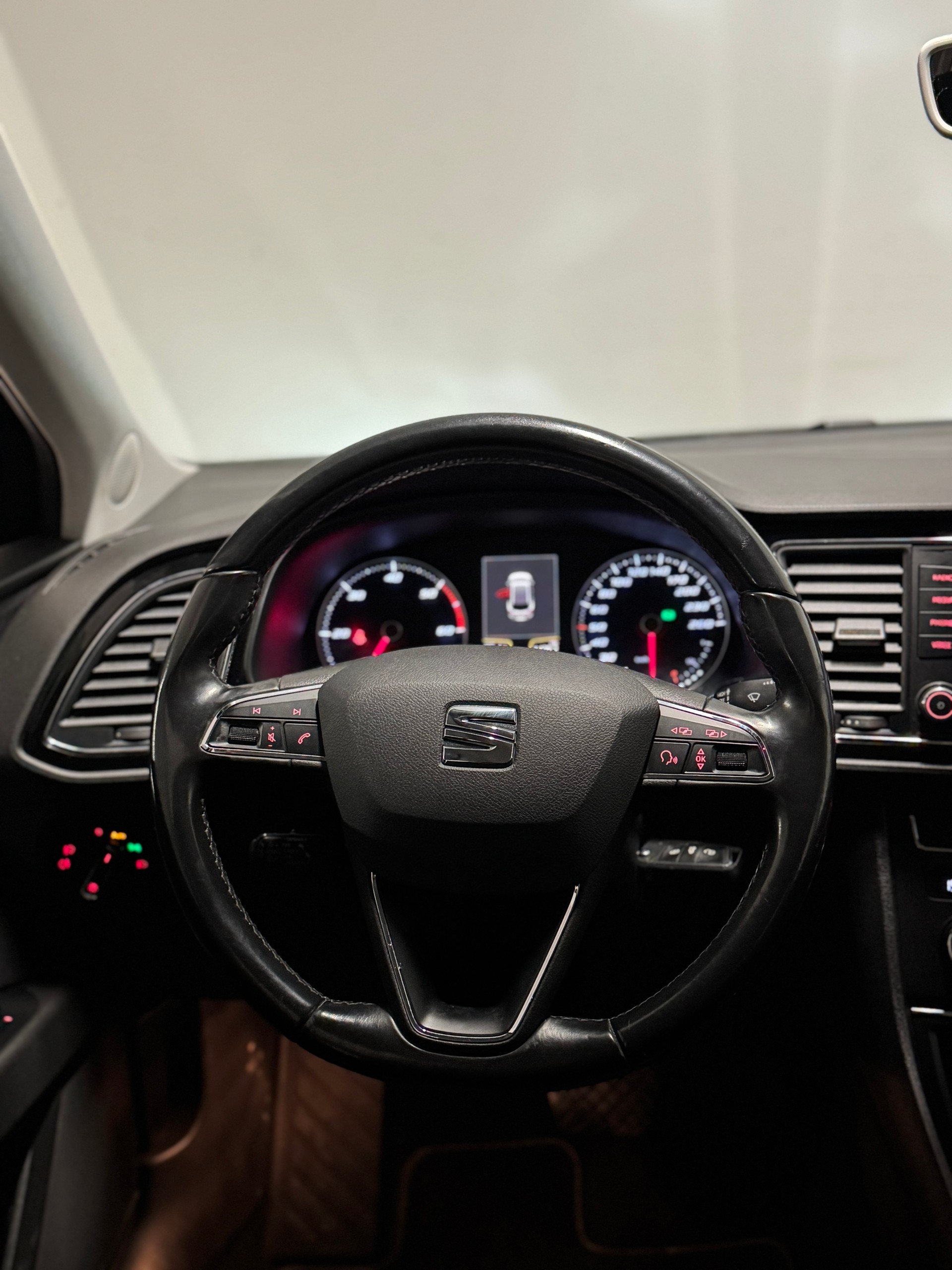 SEAT Leon ST 2.0 TDI Style DSG *AHK*-image-11