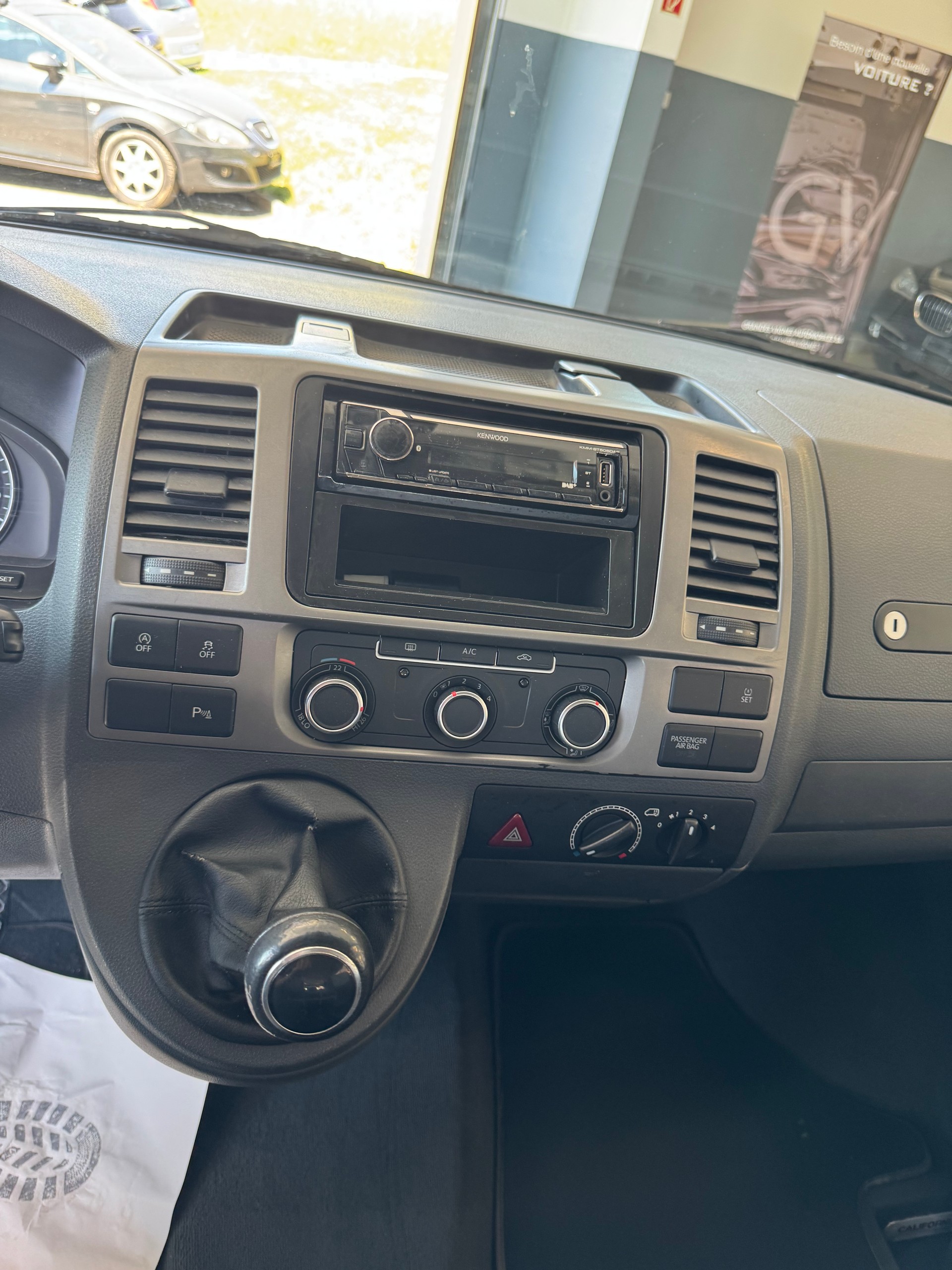 VW T5 California 2.0 TDI Beach Travel-image-16