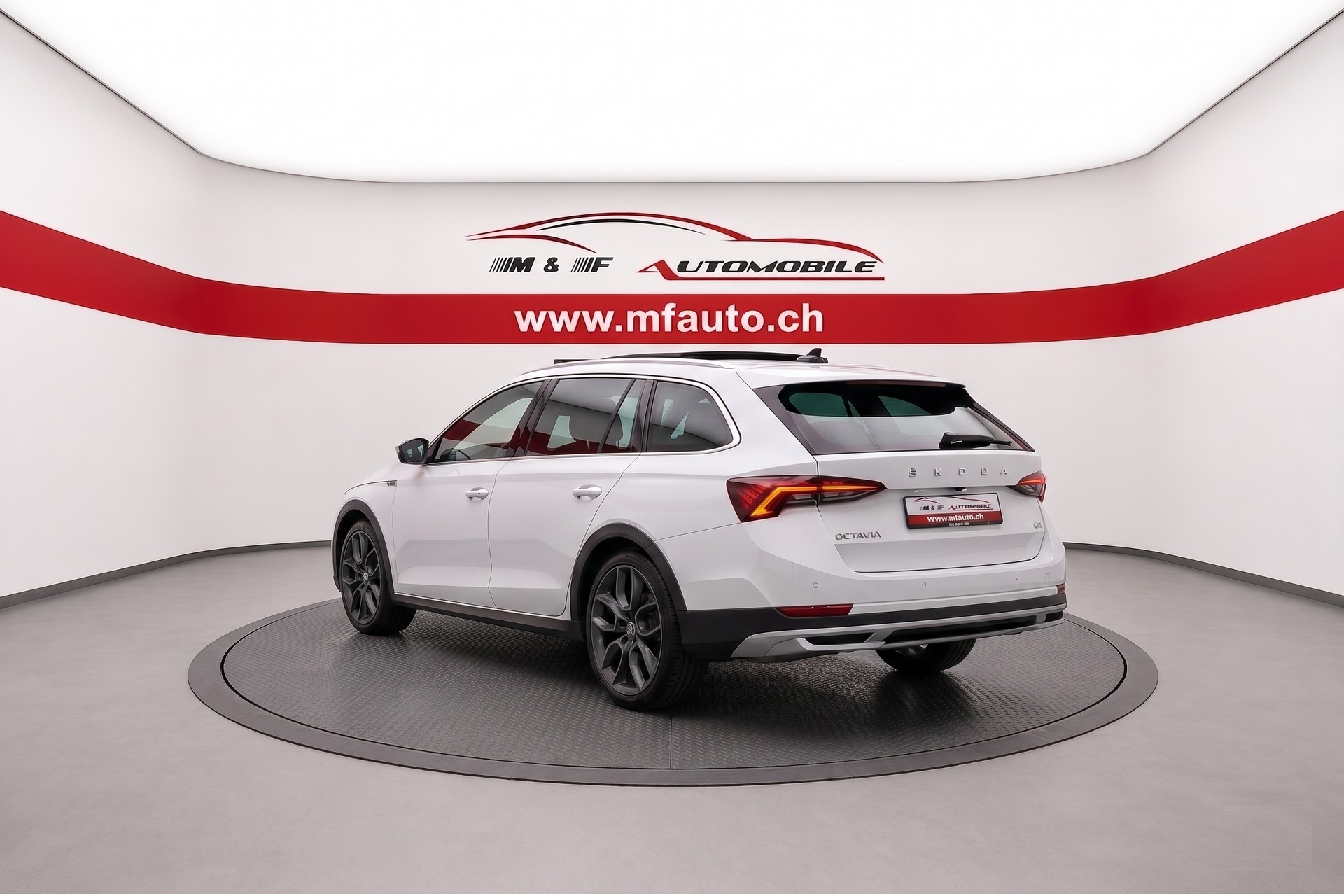 SKODA Octavia Scout 2.0 TDI 4x4 DSG-image-4