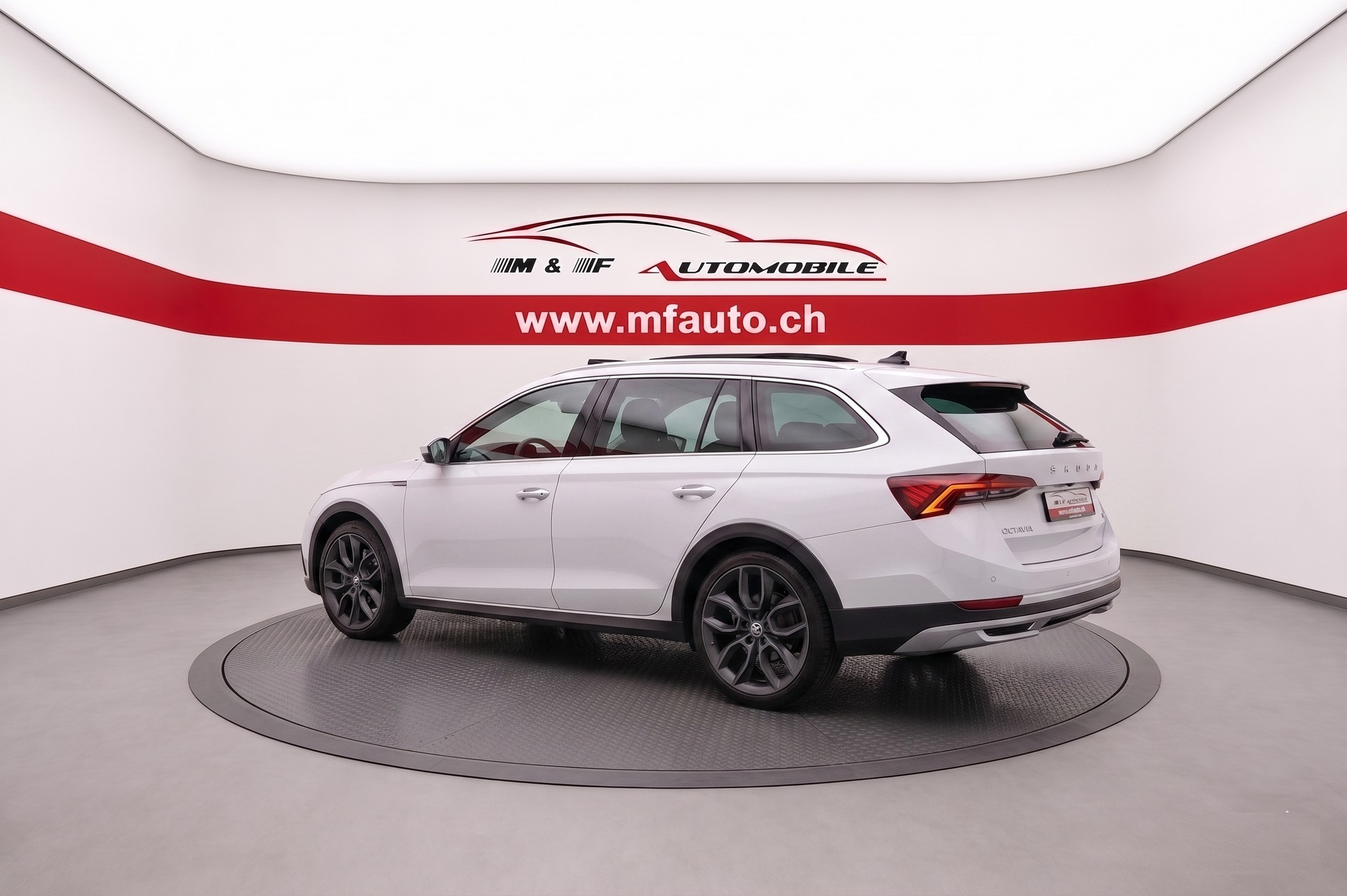 SKODA Octavia Scout 2.0 TDI 4x4 DSG-image-6