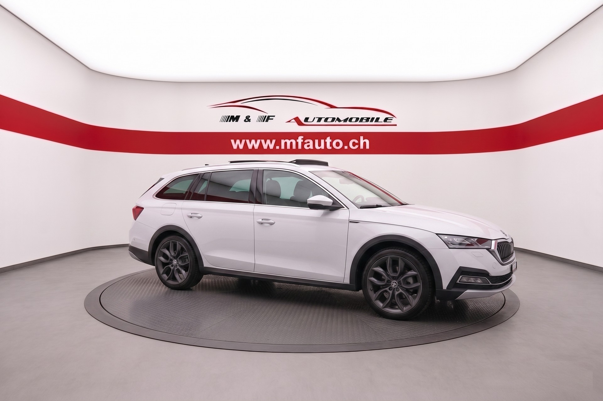 SKODA Octavia Scout 2.0 TDI 4x4 DSG-showroom-element-3