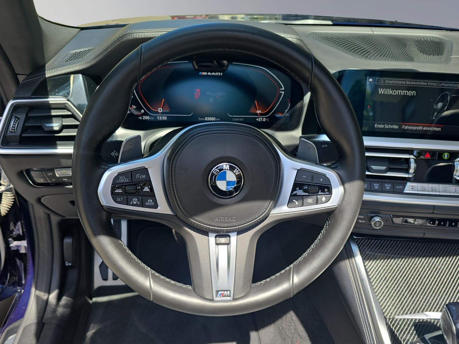 BMW M440i xDrive Cabrio-image-9