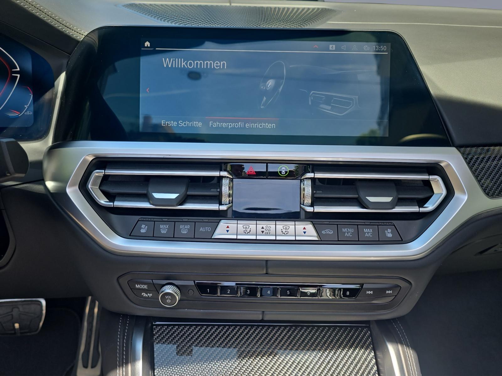 BMW M440i xDrive Cabrio-image-16