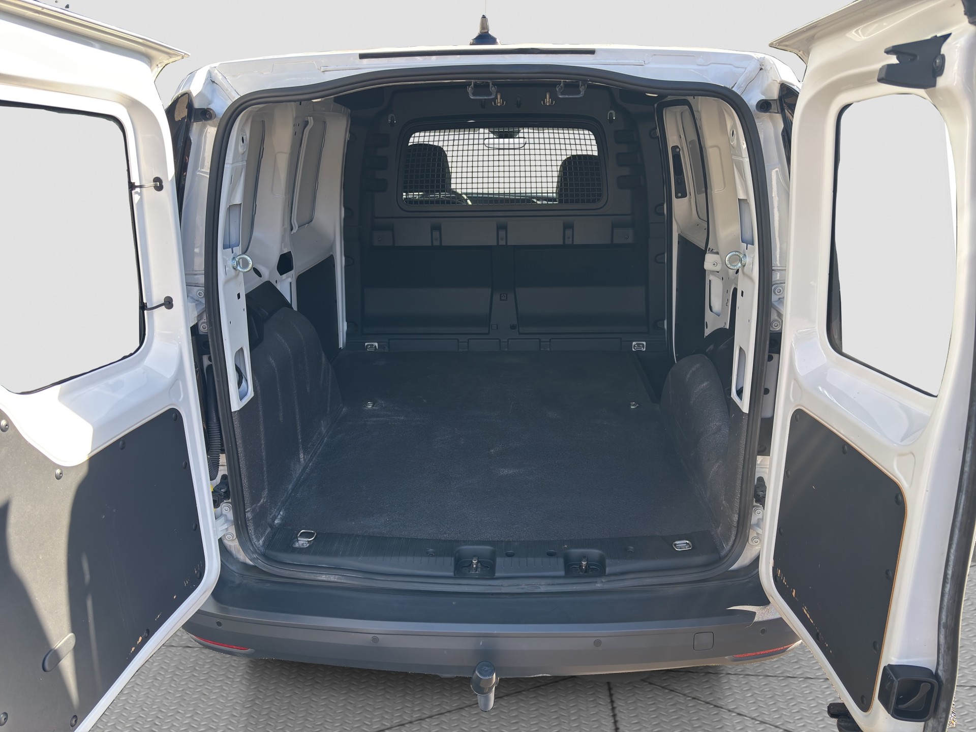 VW Caddy Cargo 2.0TDI Entry-image-11
