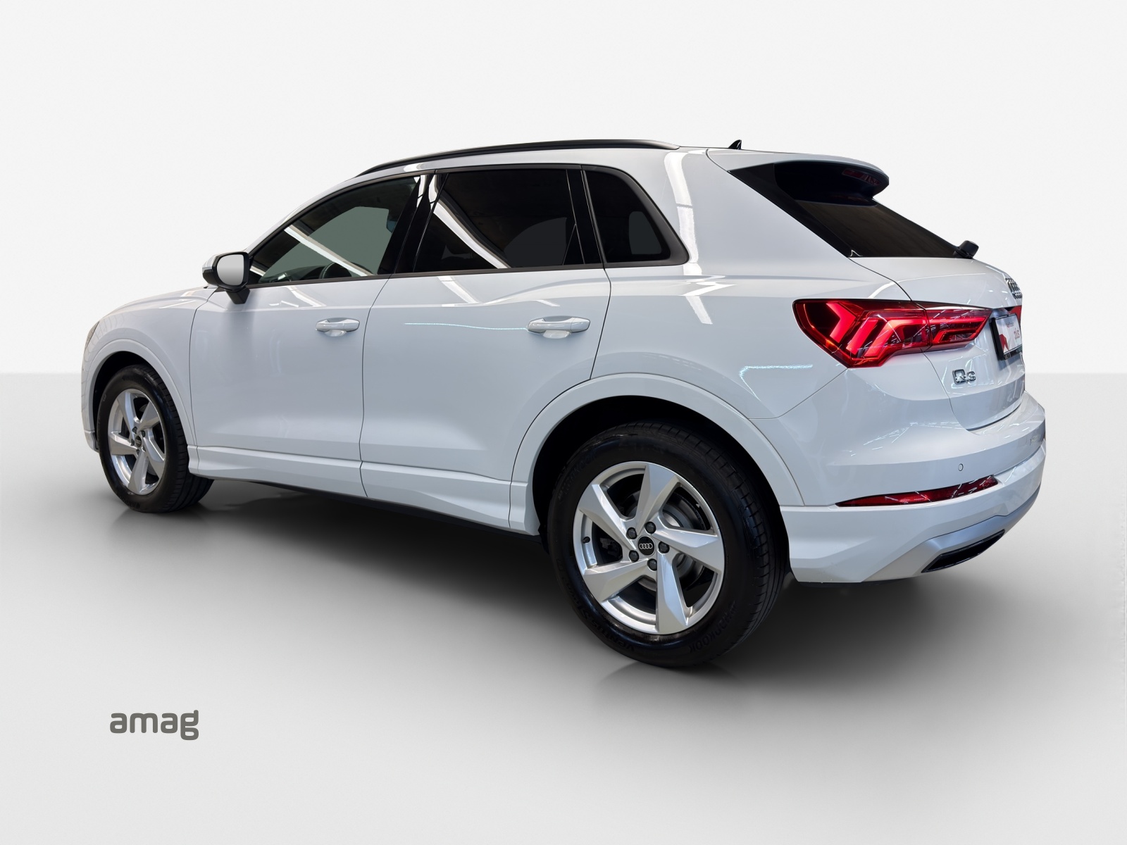 AUDI Q3 40 TFSI advanced quattro S-tronic-showroom-element-2